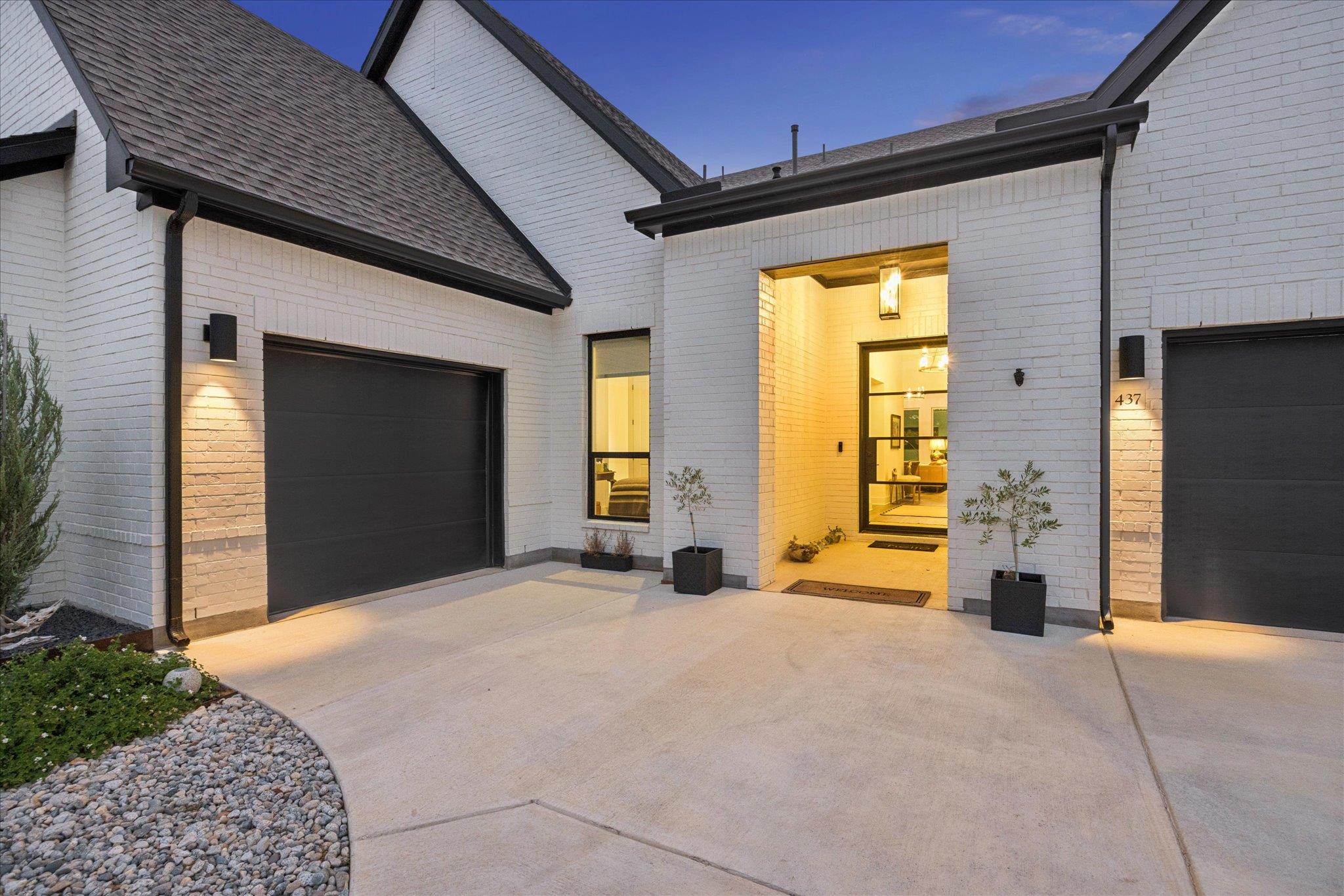 437 Trabuco Bnd Property Photo 3