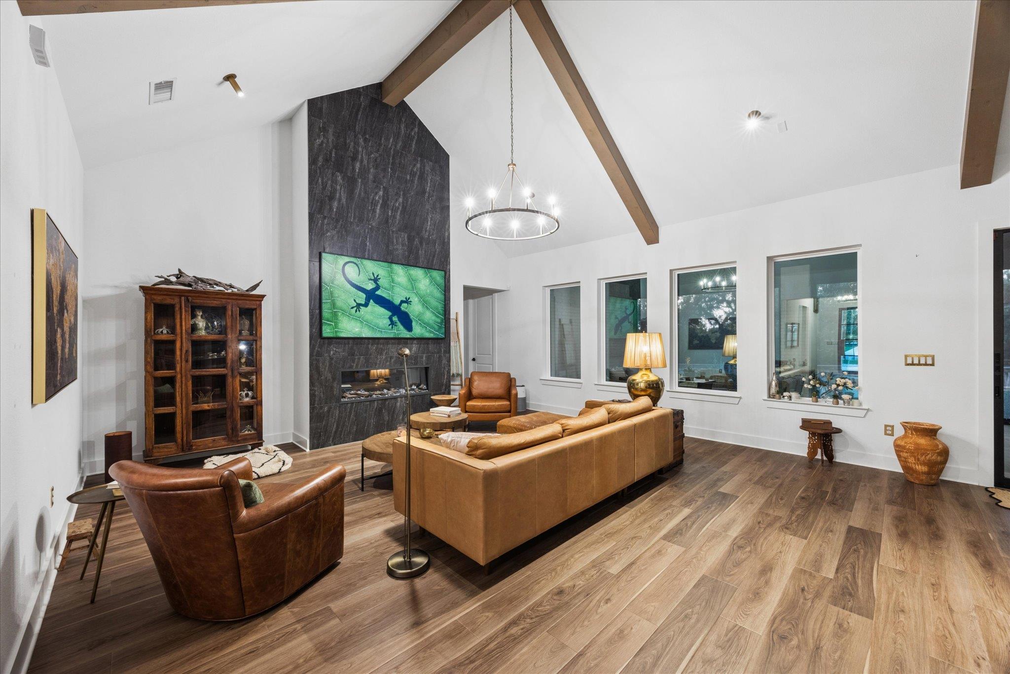 437 Trabuco Bnd Property Photo 6