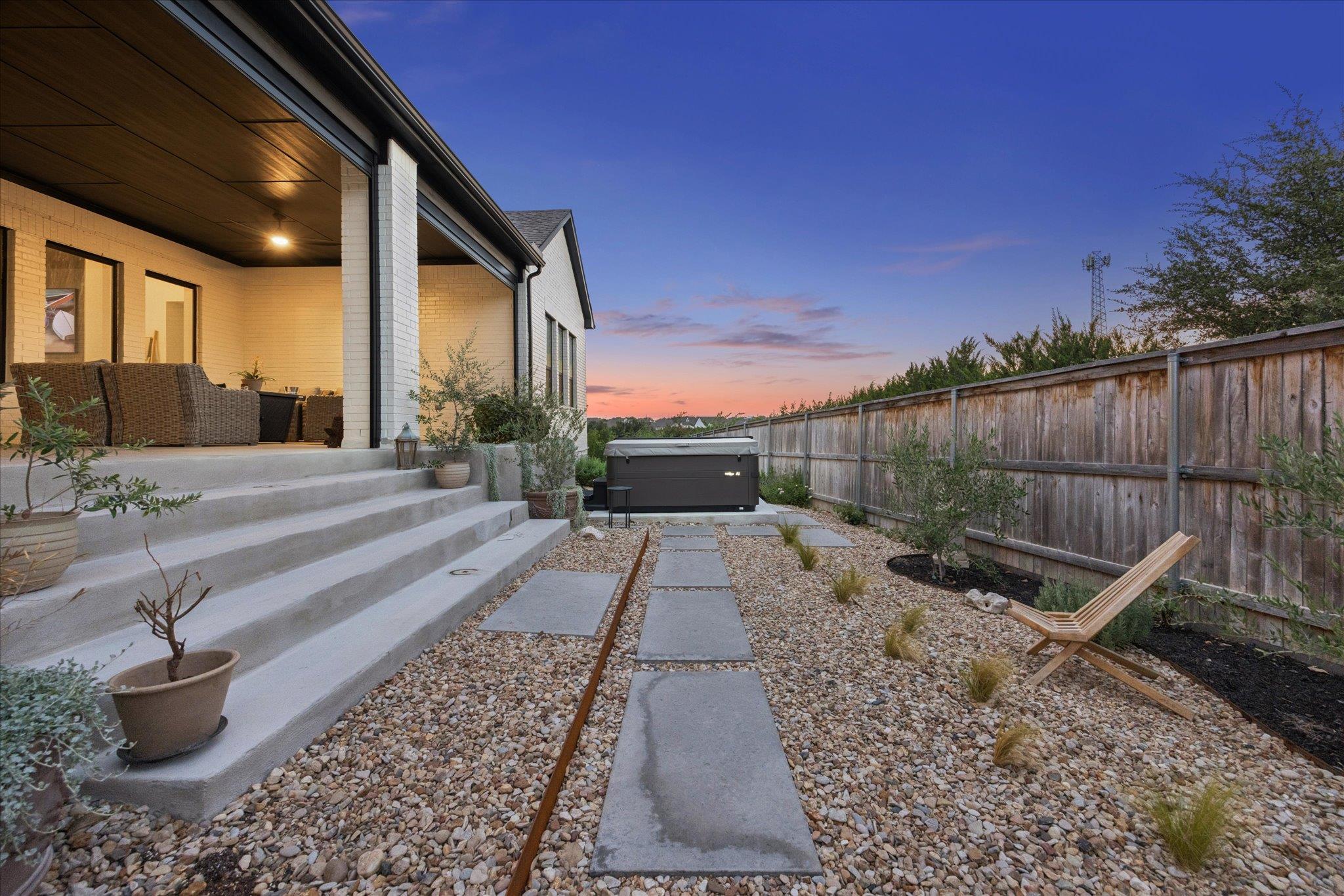 437 Trabuco Bnd Property Photo 29