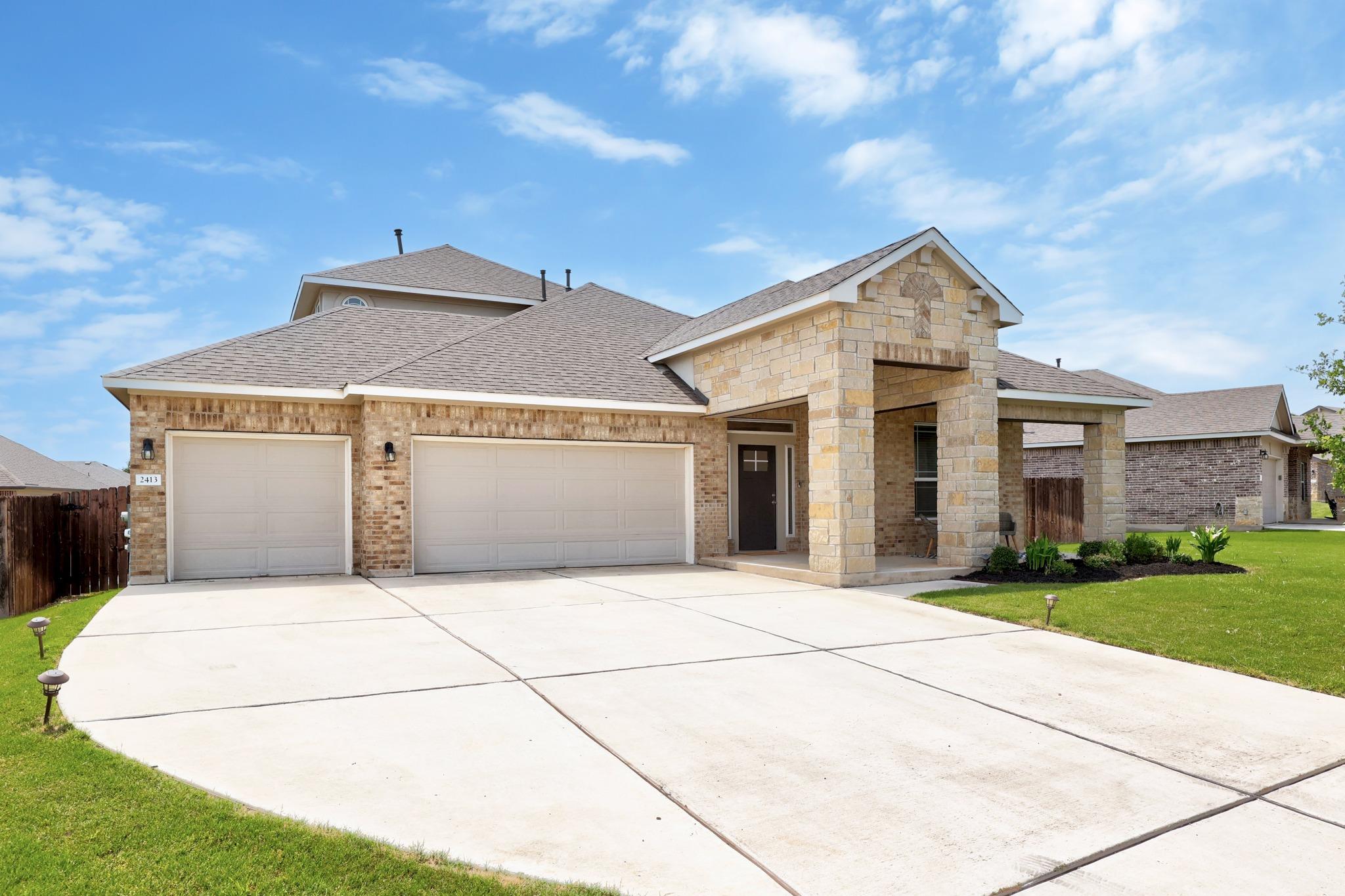 2413 Star Hill Ranch St Property Photo 5