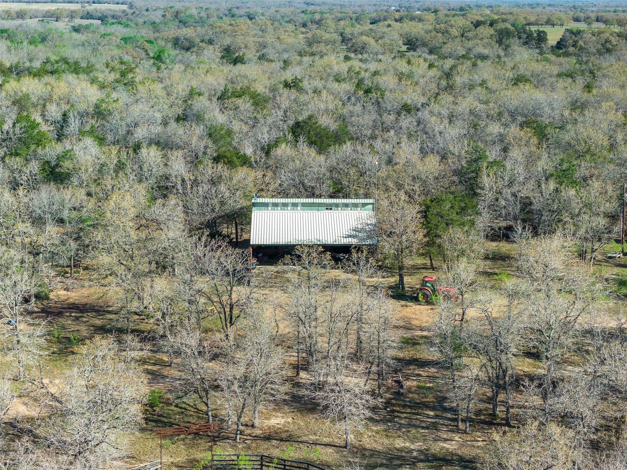 2313 E Us Highway 79 None Property Photo 22