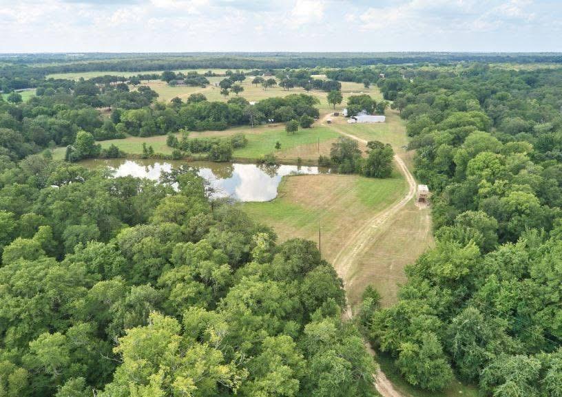 2313 E Us Highway 79 None Property Photo 32