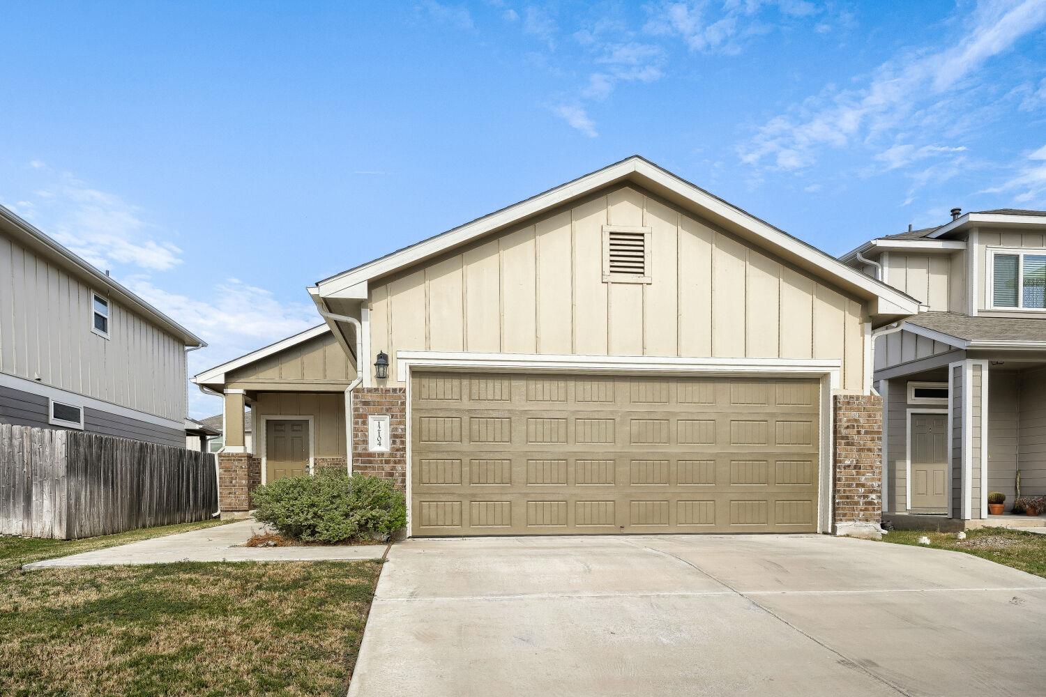 12104 Tolson Dr Property Photo 2