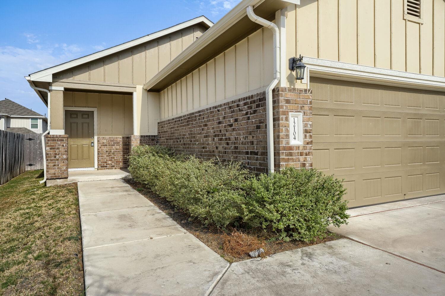 12104 Tolson Dr Property Photo 3