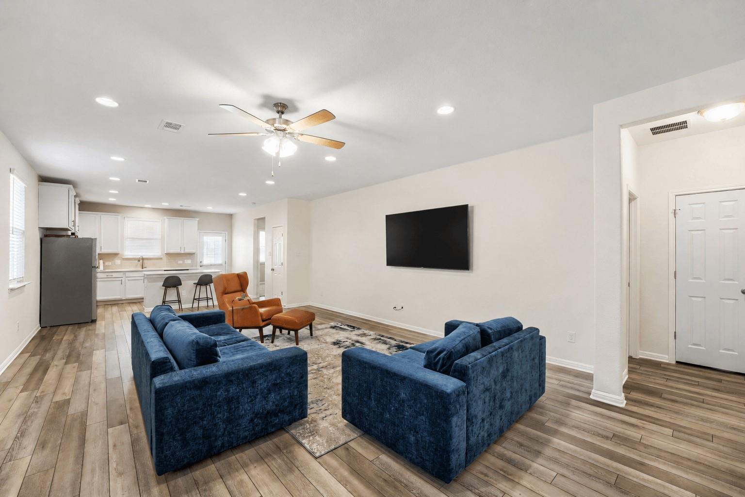 12104 Tolson Dr Property Photo 4