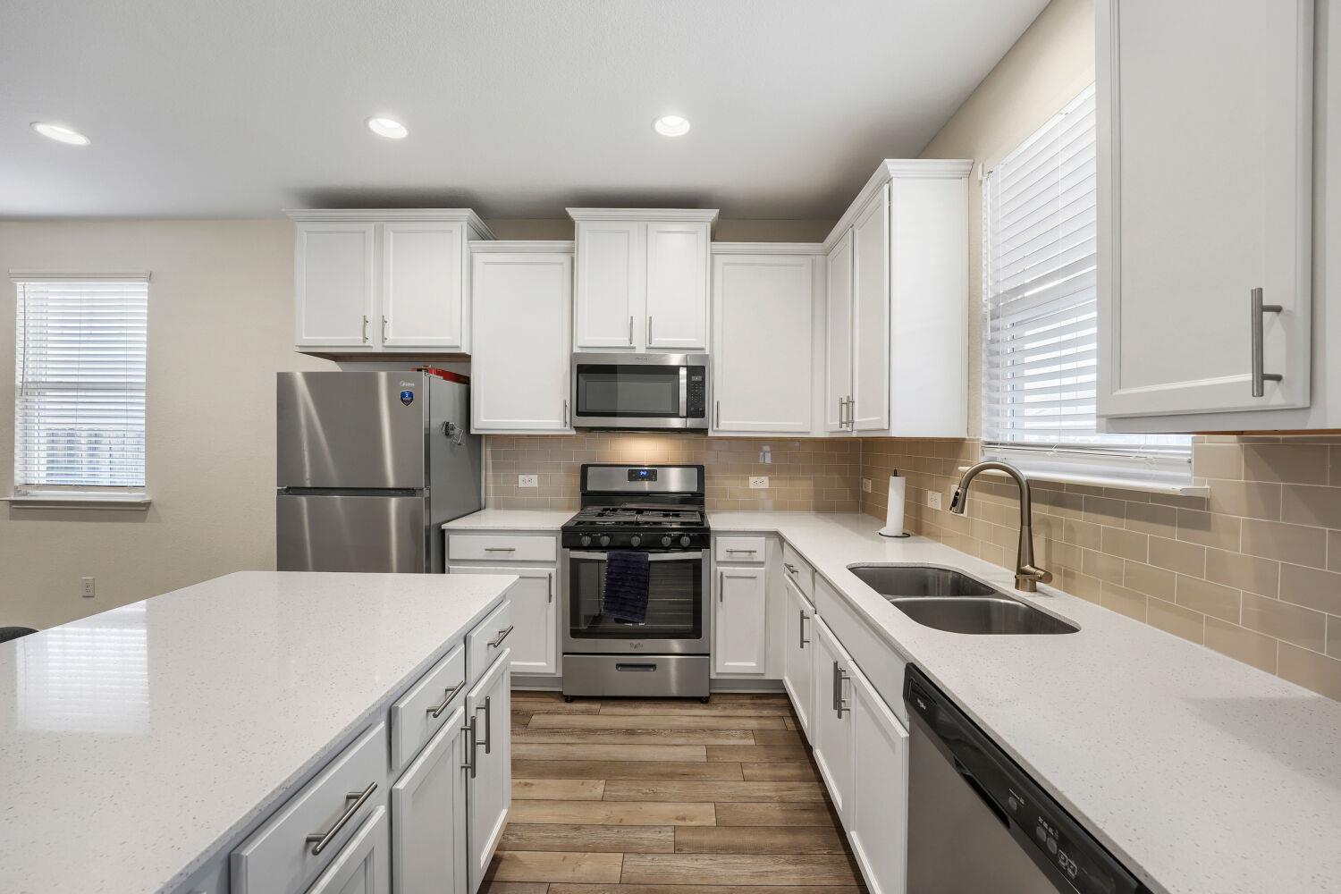 12104 Tolson Dr Property Photo 6
