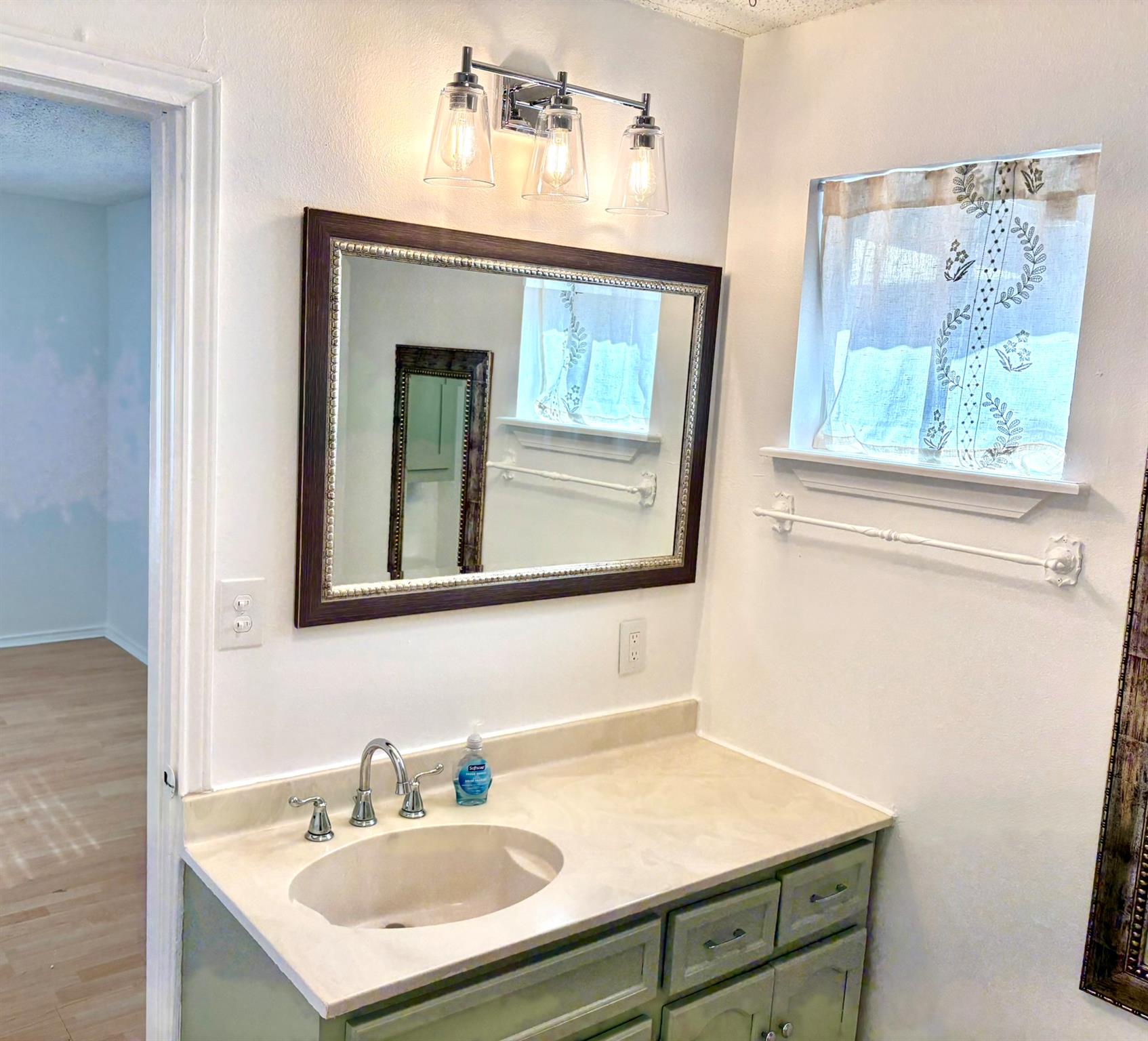 7388664 Property Photo 13
