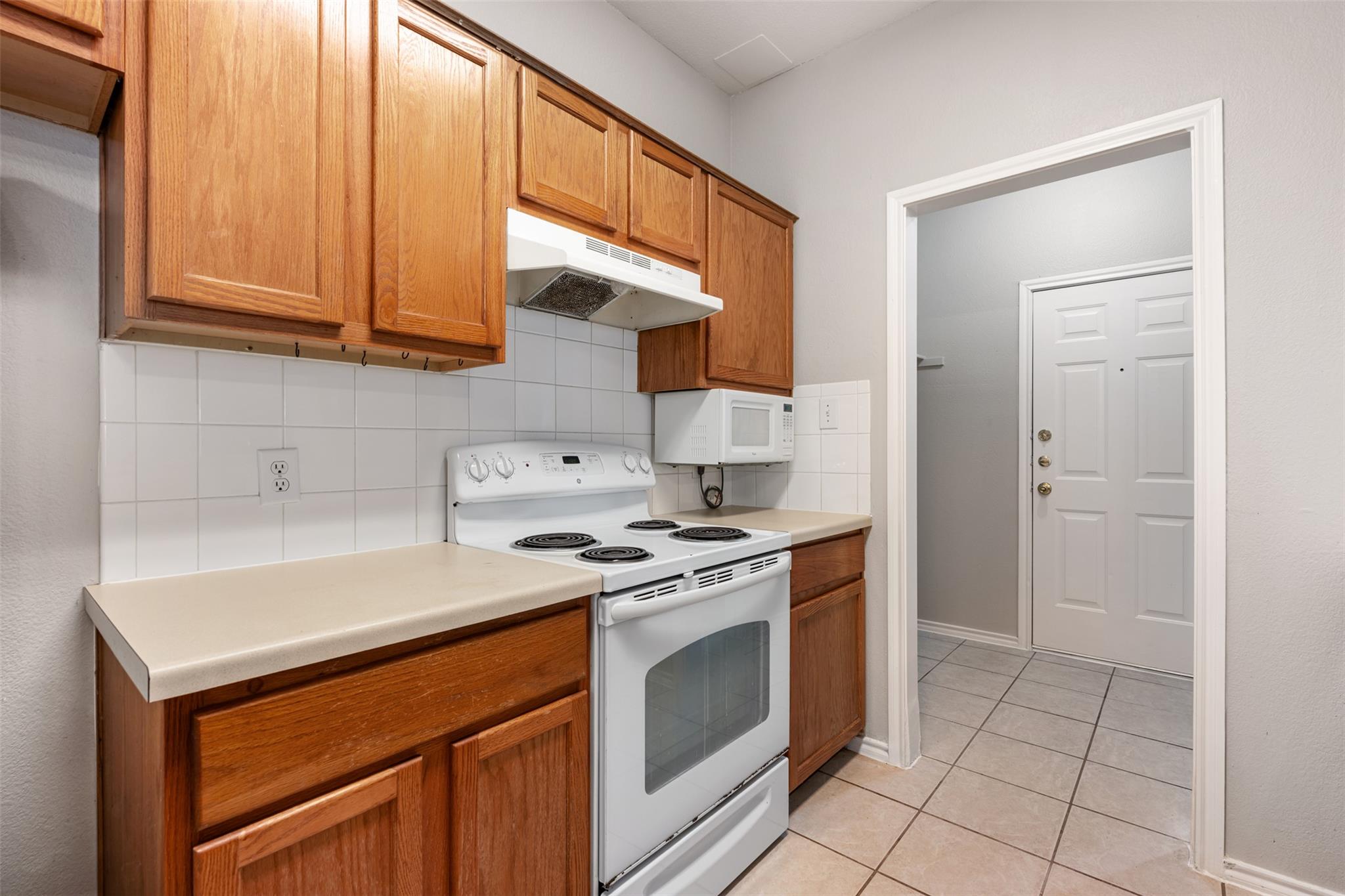 1720 Constantino Cir #a Property Photo 15
