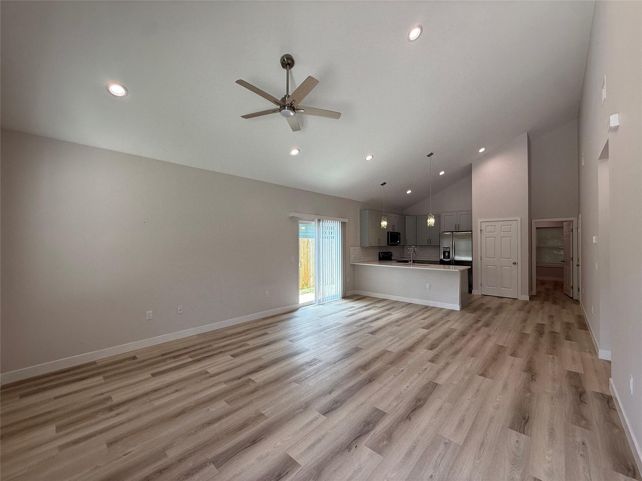 817 5th St Property Photo 4