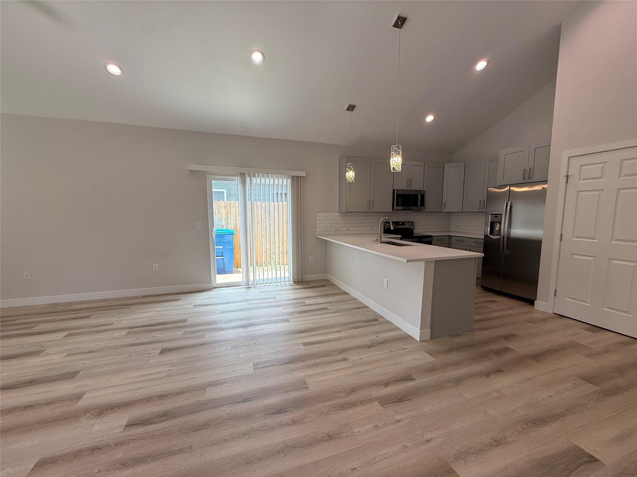 817 5th St Property Photo 5