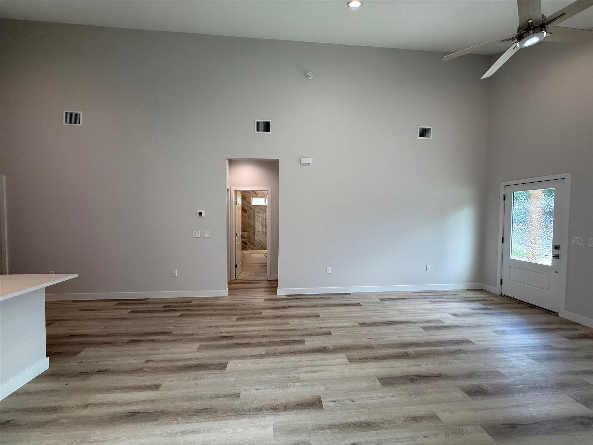 817 5th St Property Photo 6