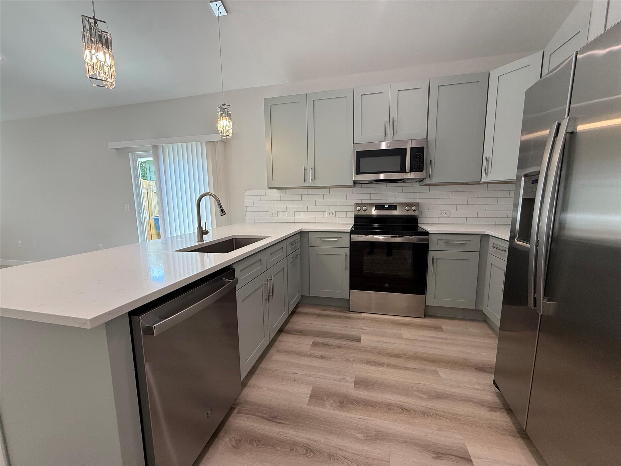 817 5th St Property Photo 8