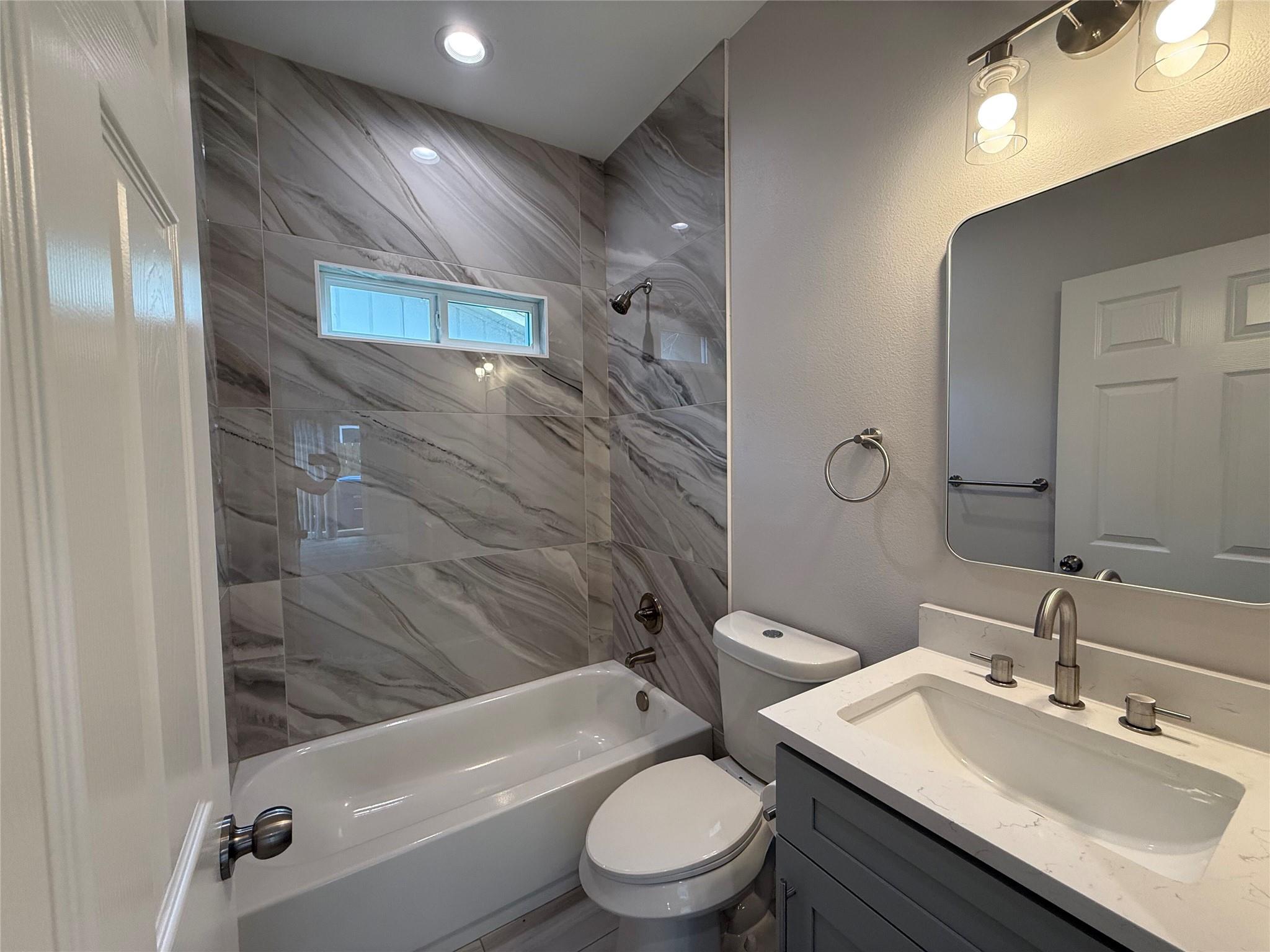 817 5th St Property Photo 12