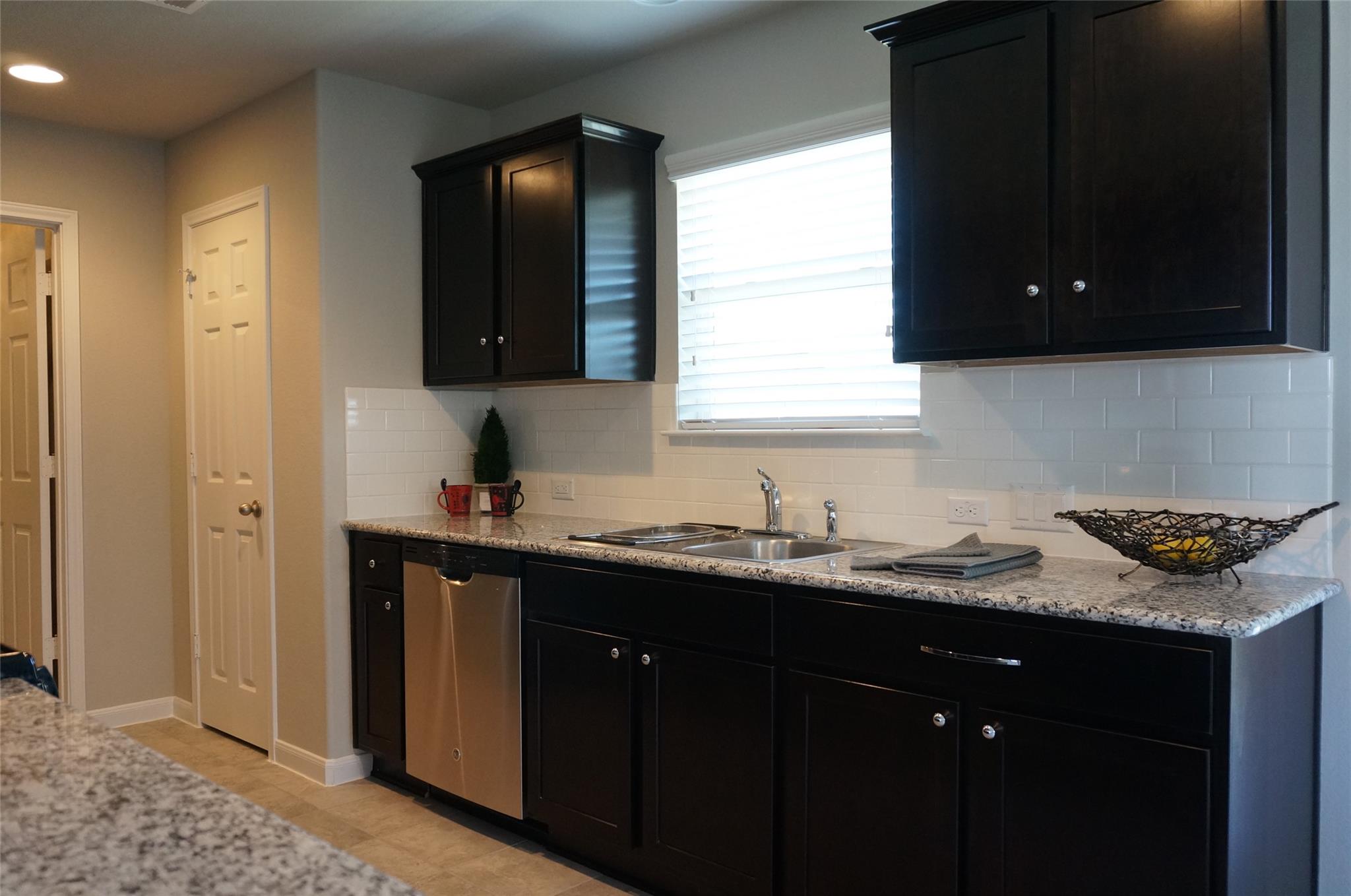 399 Langely None Property Photo 5