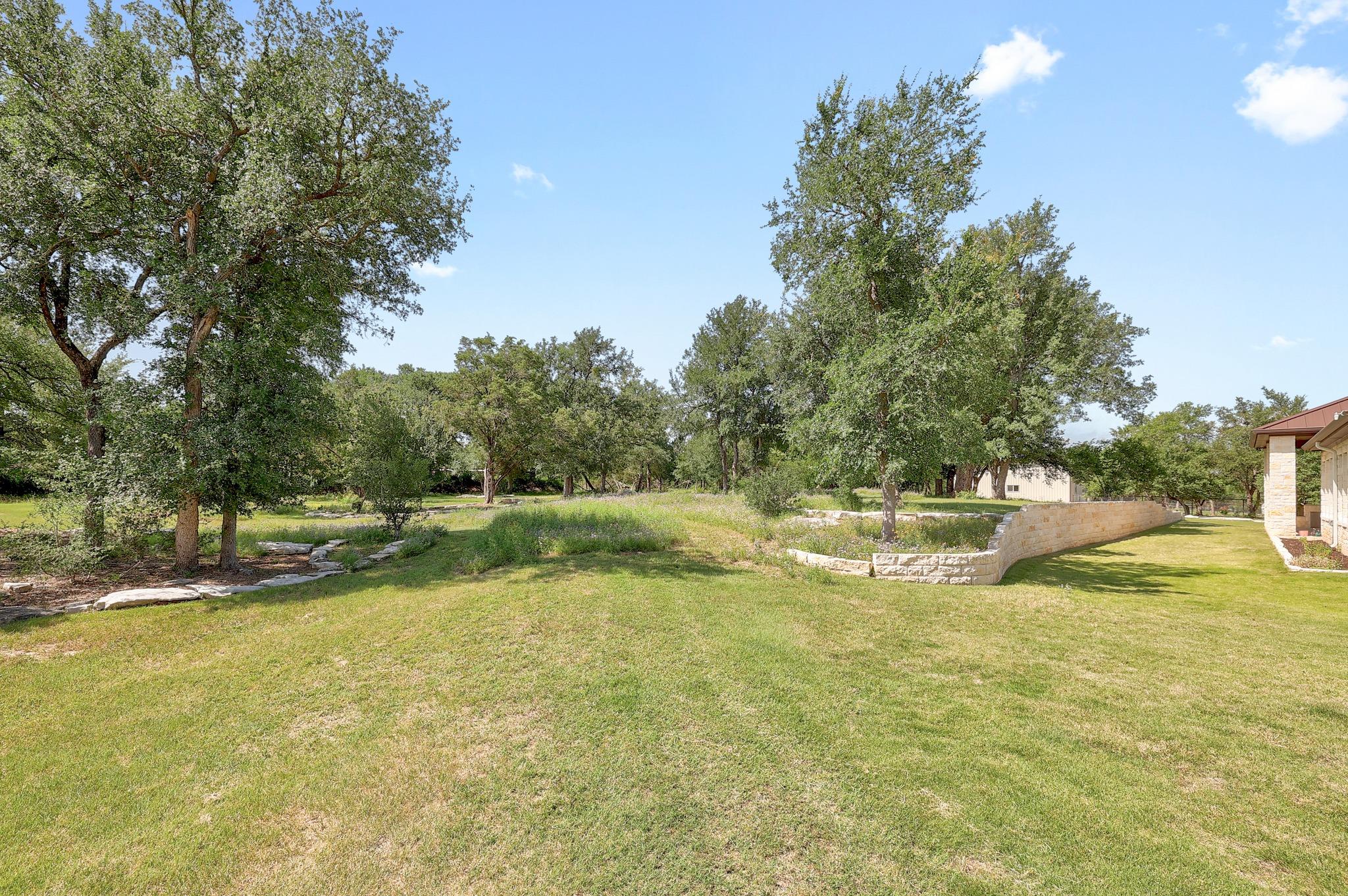 105 Arrowhead Rd Property Photo 35