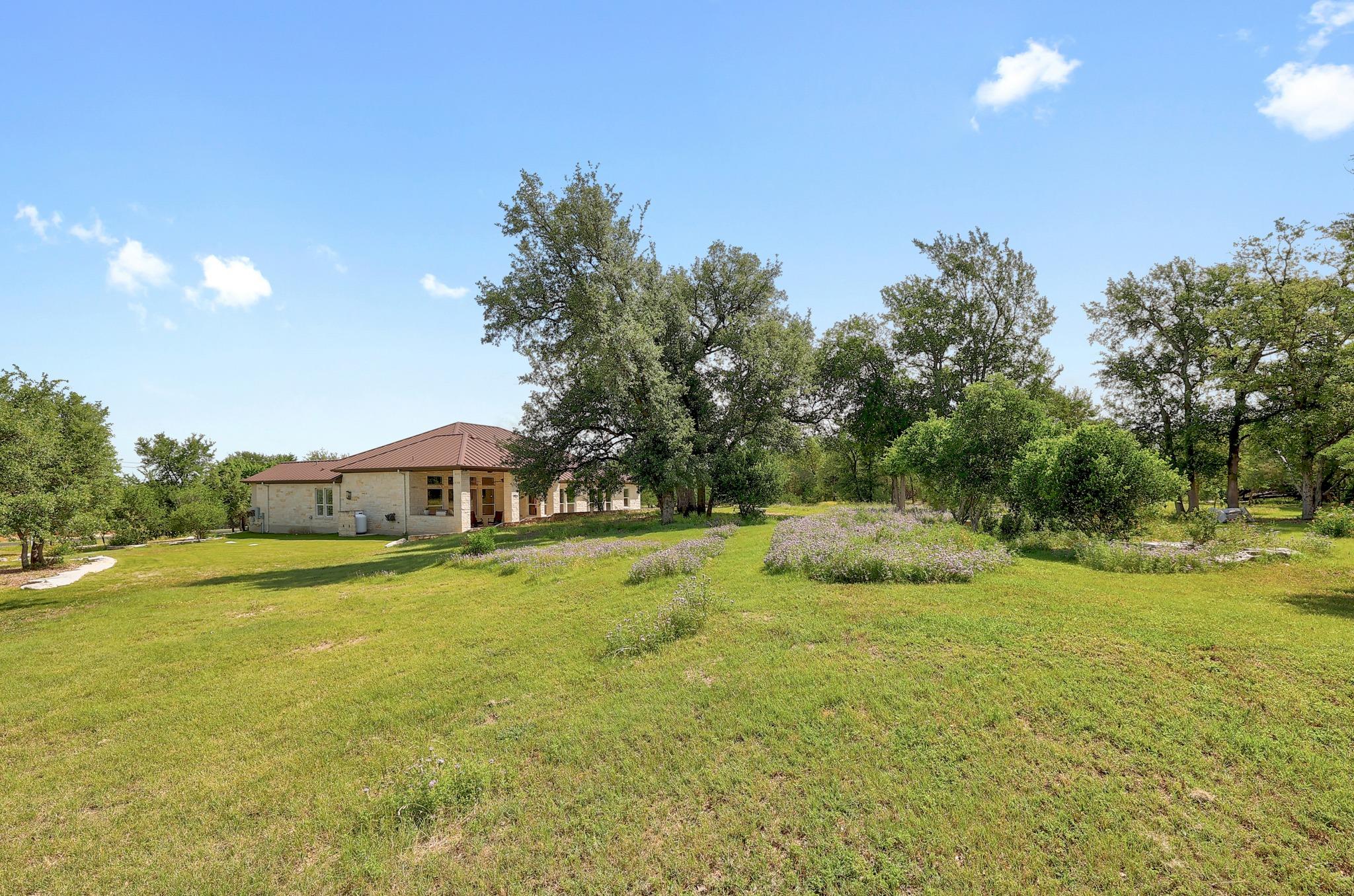 105 Arrowhead Rd Property Photo 36