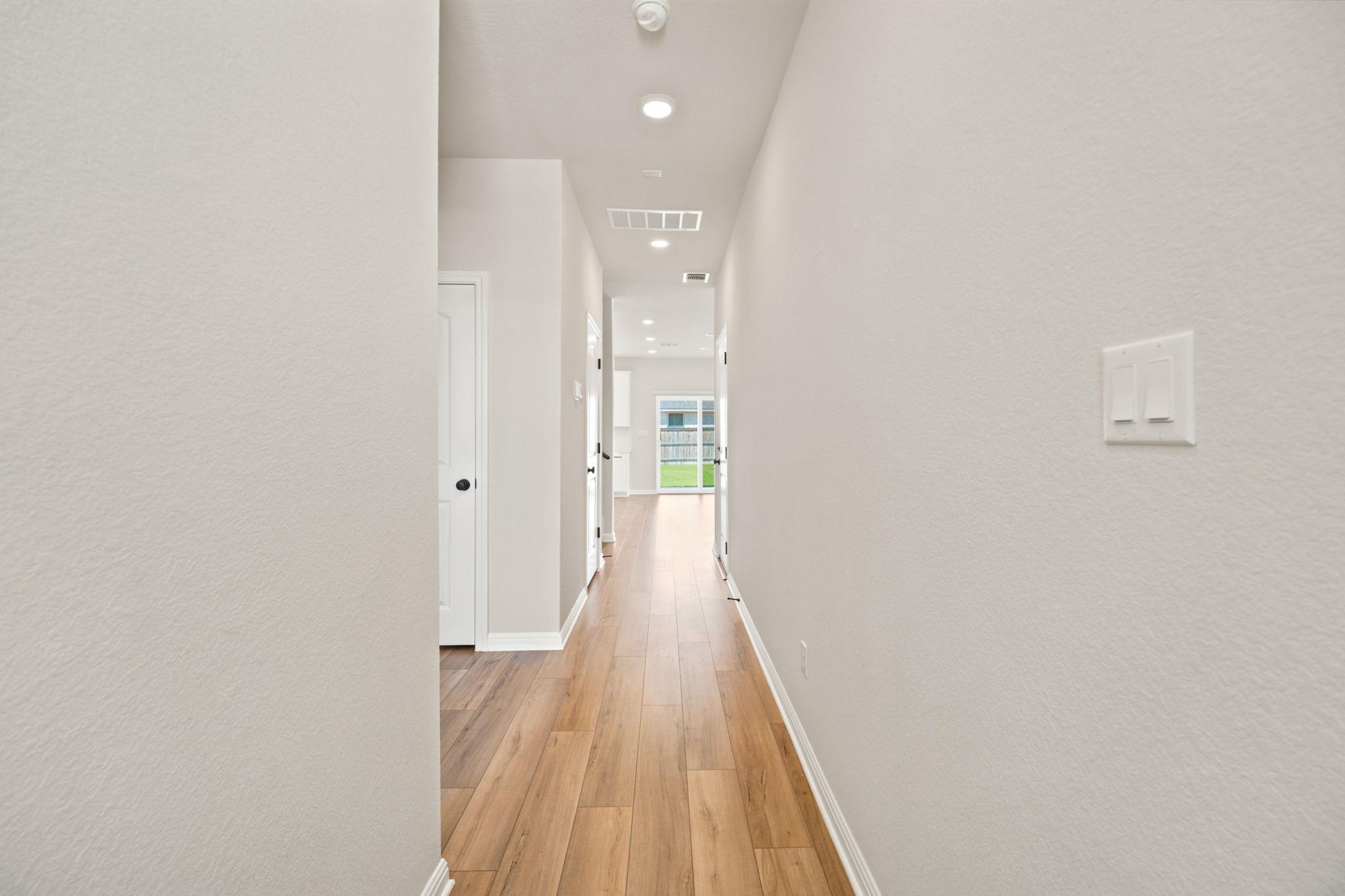 212 Swinging H Ln Property Photo 5