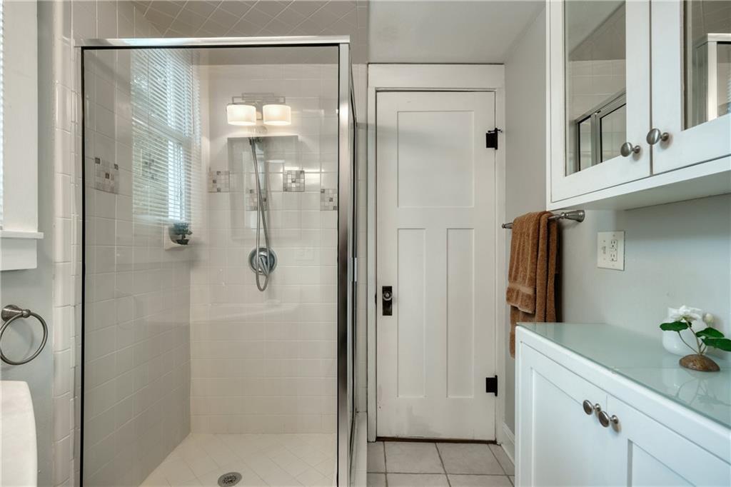 815 E 31st St #a Property Photo 13