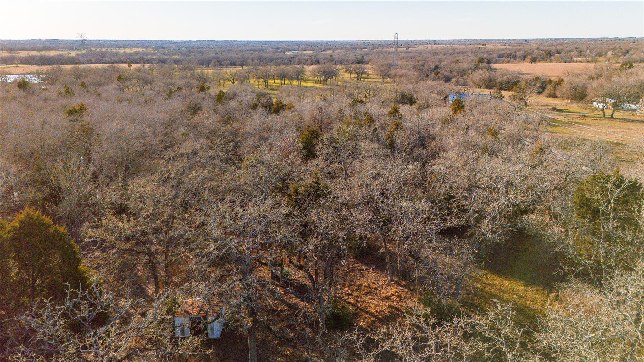 763 N County Line Rd Property Photo 4