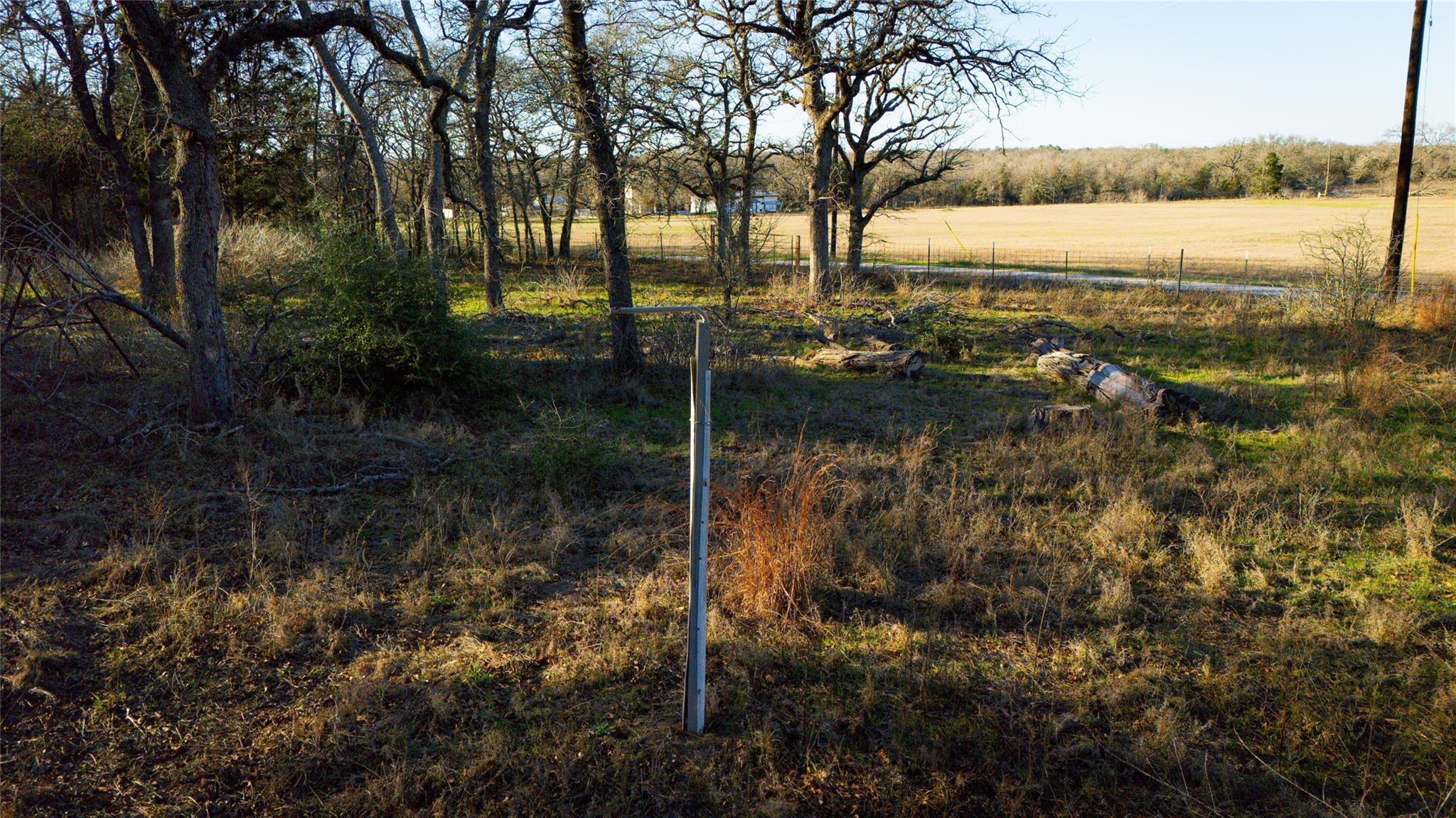 763 N County Line Rd Property Photo 6