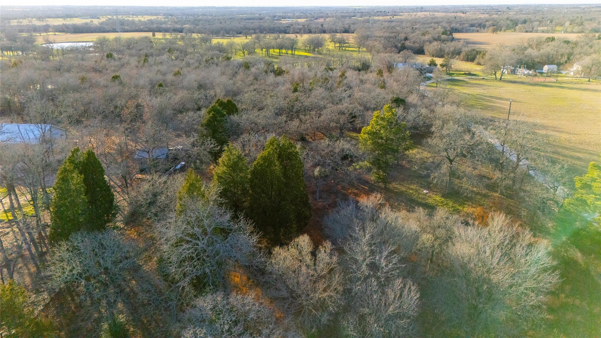 763 N County Line Rd Property Photo 9
