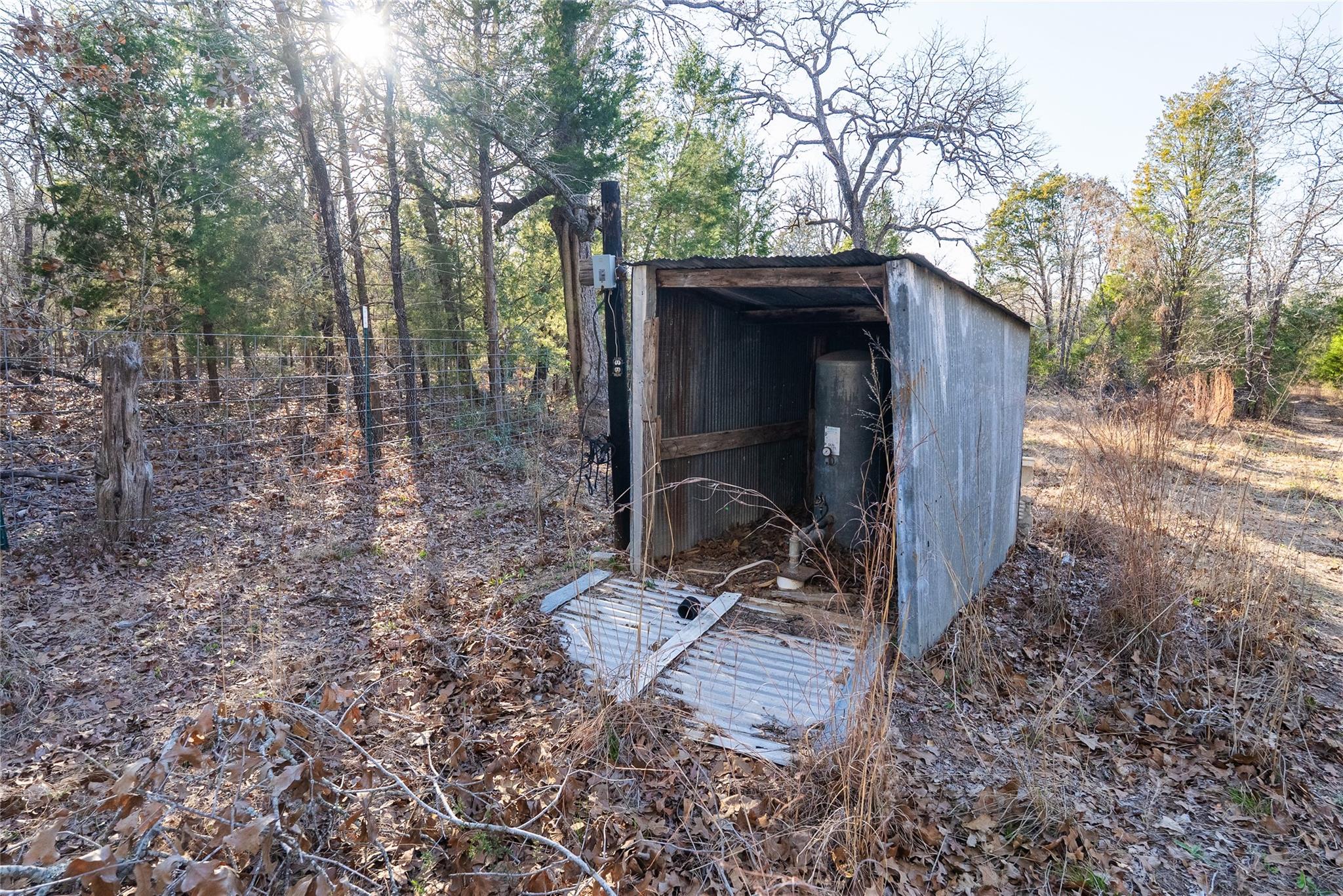 763 N County Line Rd Property Photo 11