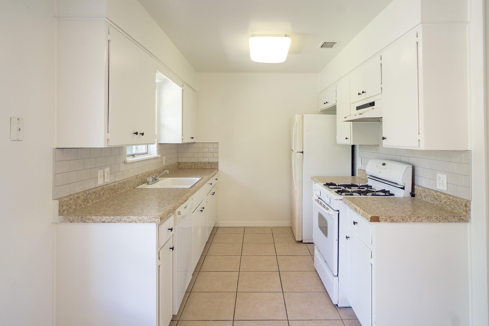 8204 Easter Cv Property Photo 12