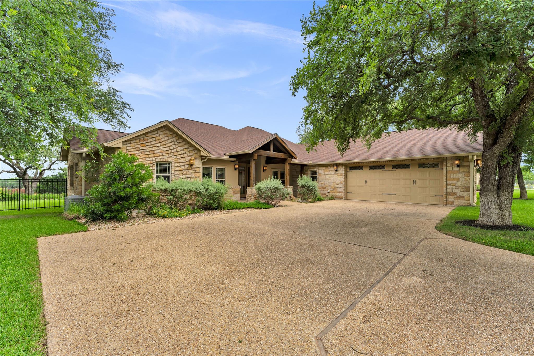 311 Yellow Ribbon Trl Property Photo 1