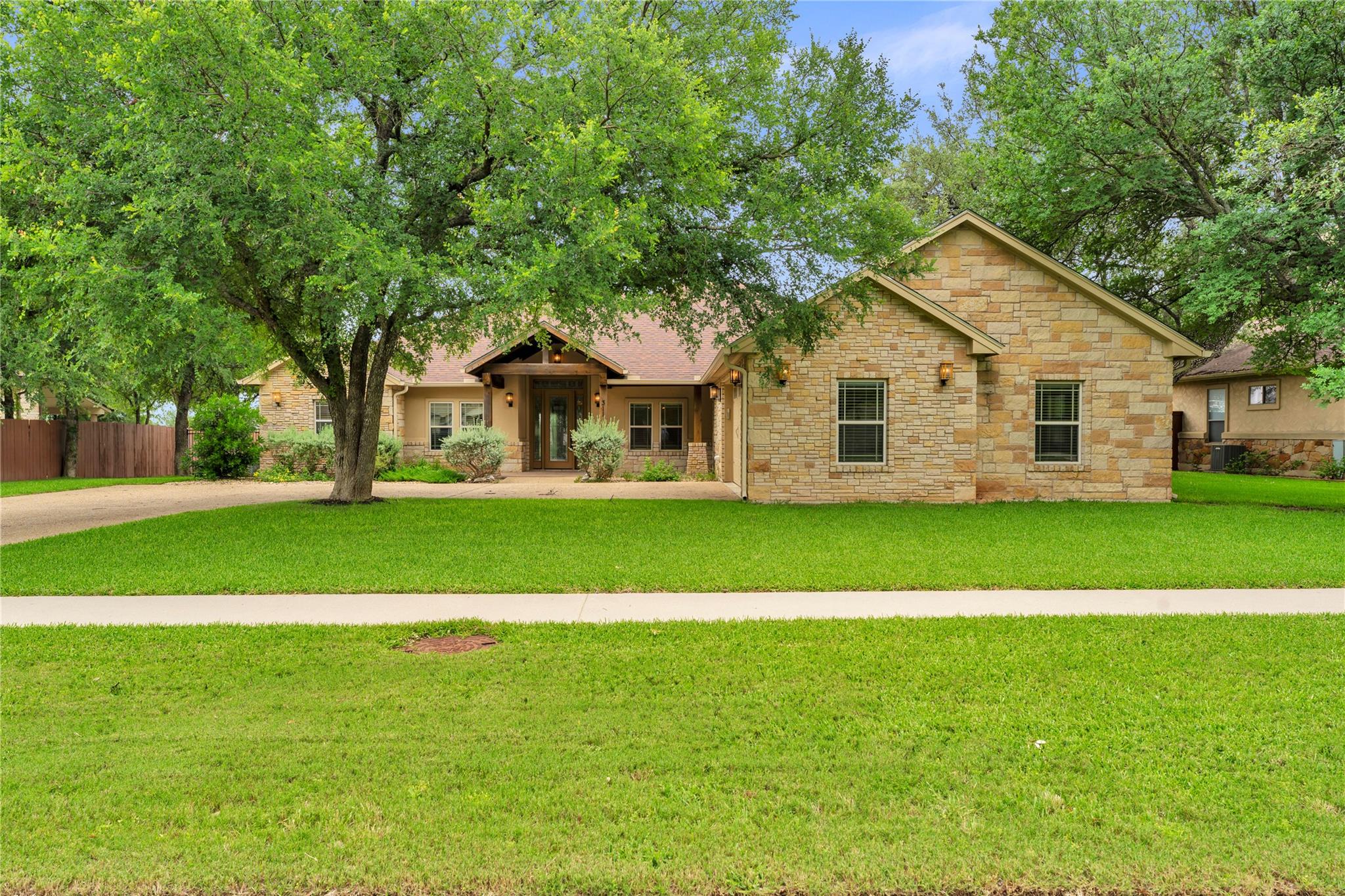 311 Yellow Ribbon Trl Property Photo 3