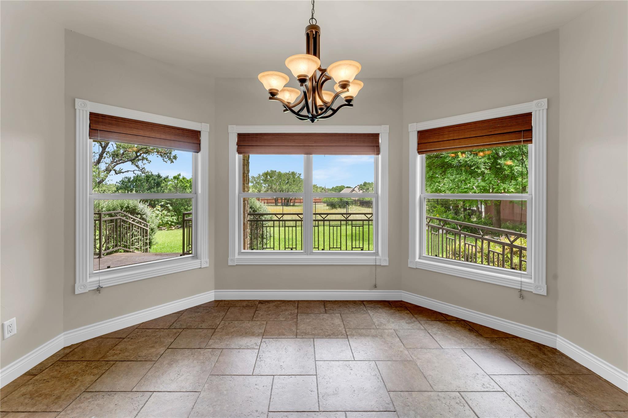 311 Yellow Ribbon Trl Property Photo 14