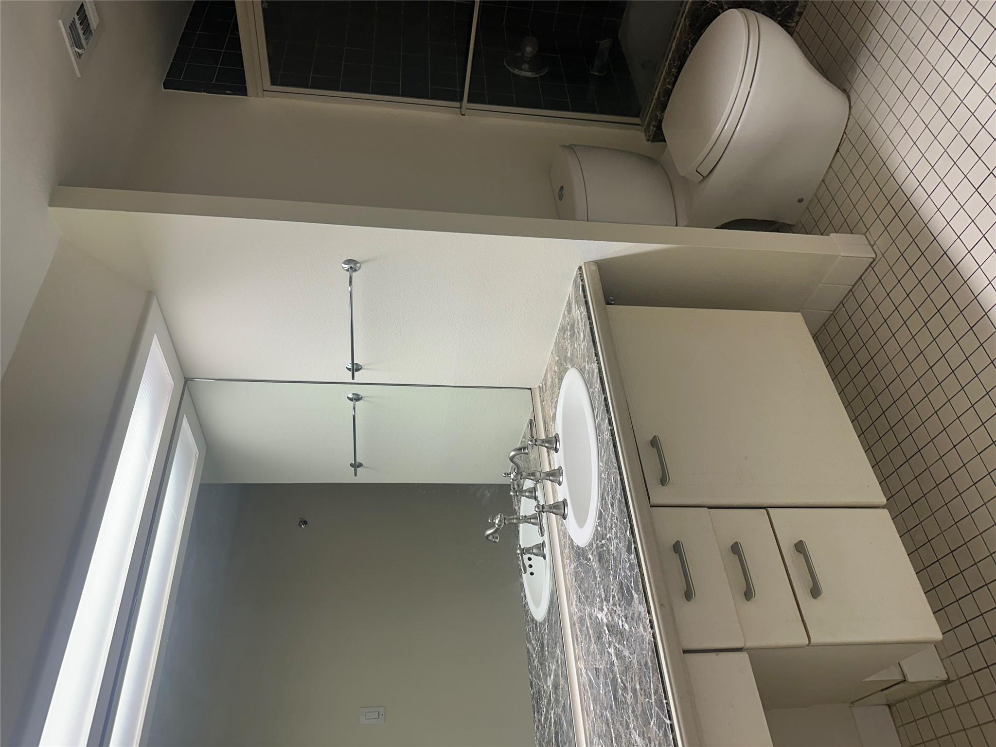 1122 Colorado St #1502 Property Photo 12