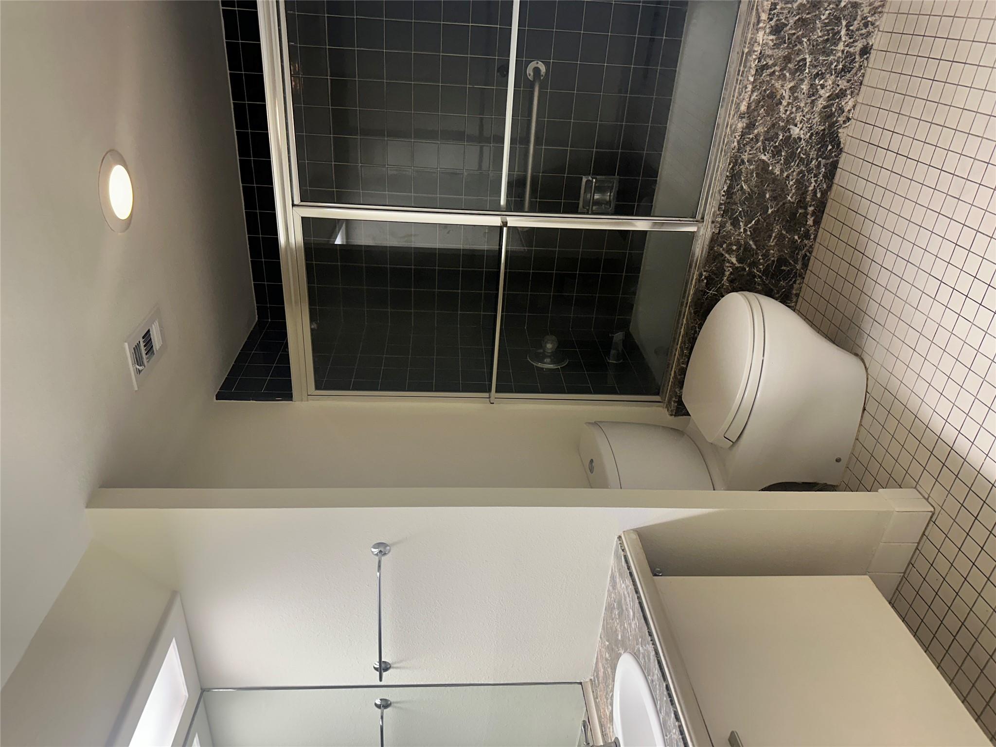 1122 Colorado St #1502 Property Photo 13