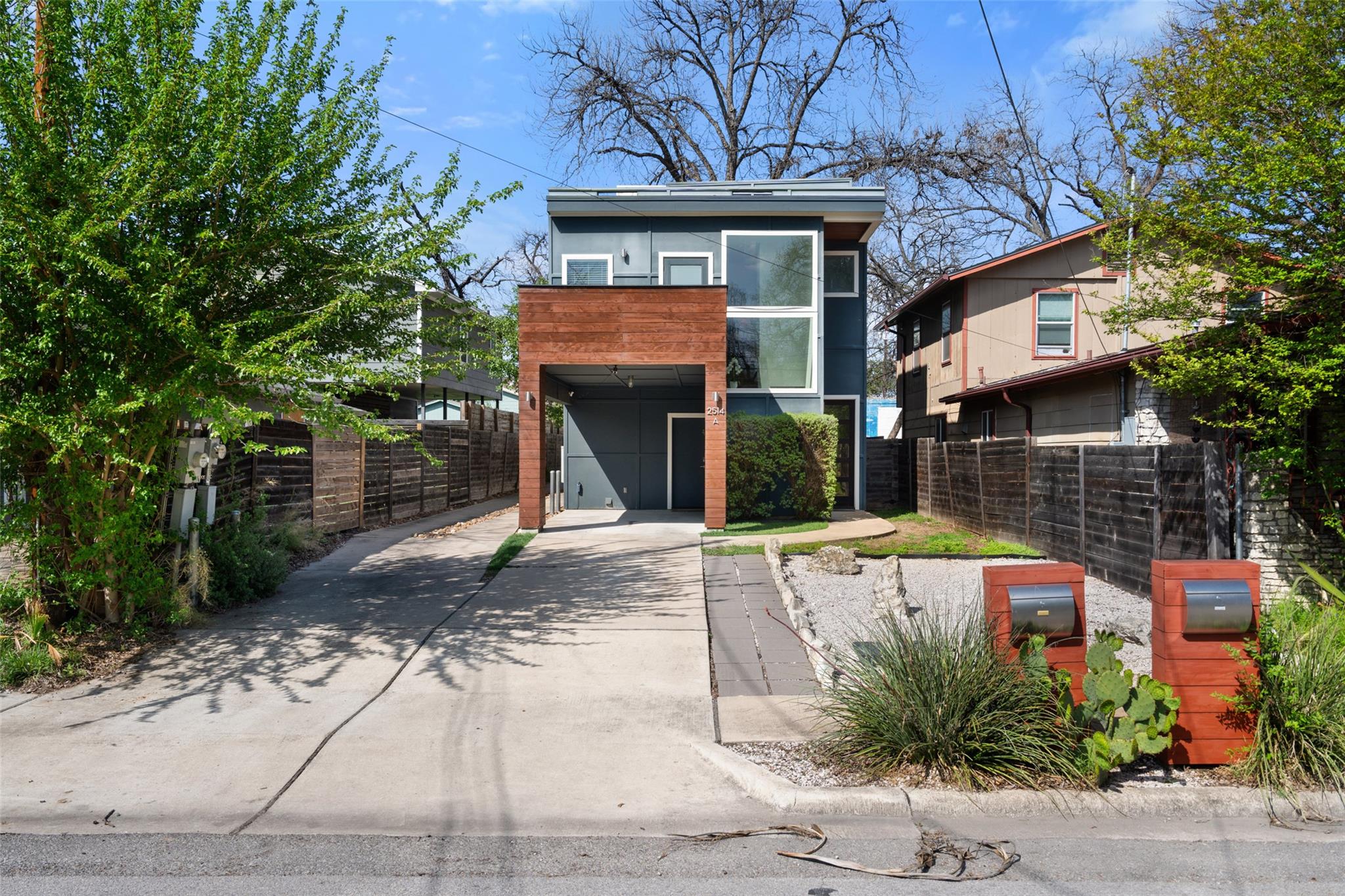 2514 E 4th St A Property Photo