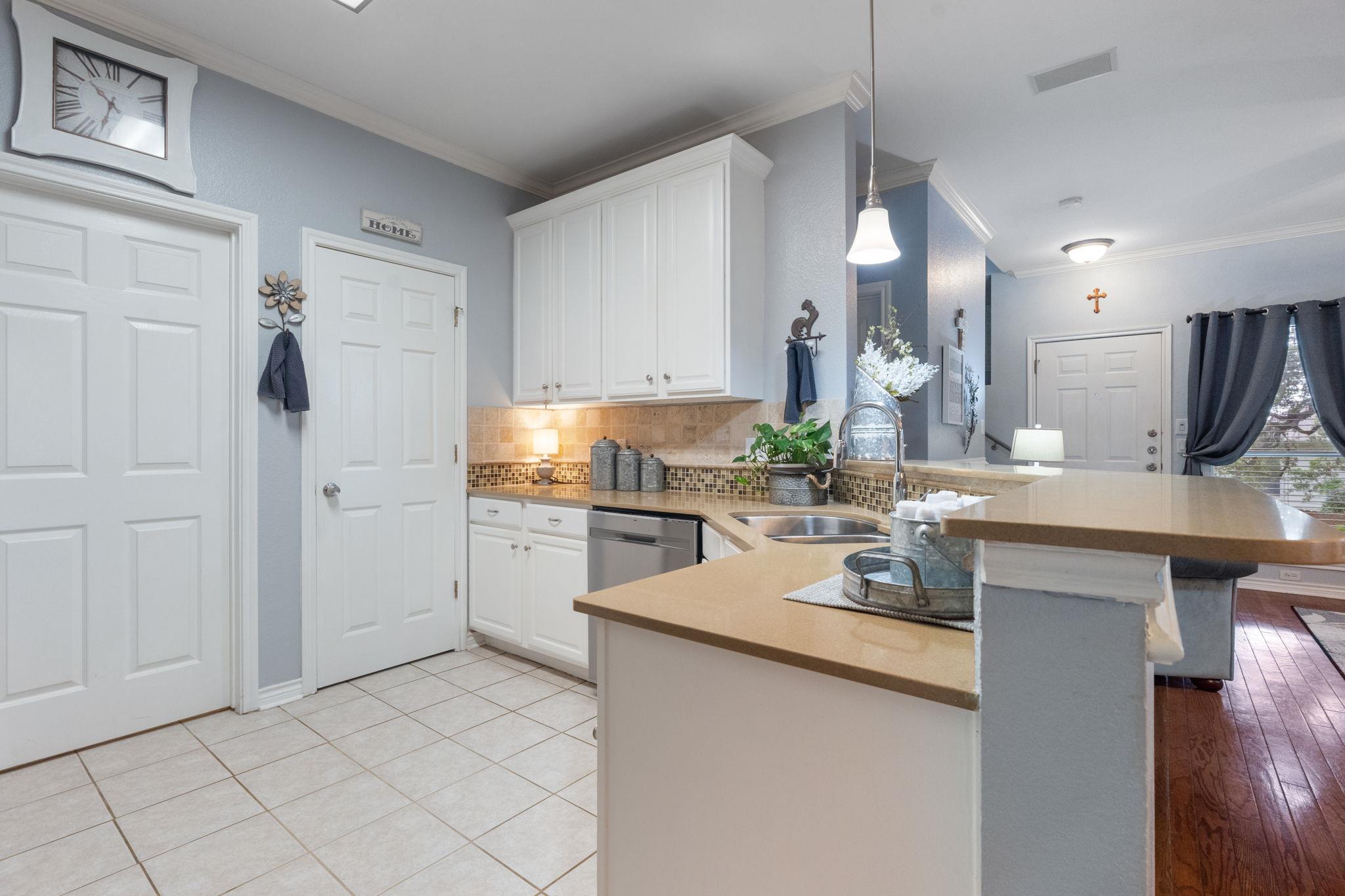 7501 Shadowridge Run #103 Property Photo 14