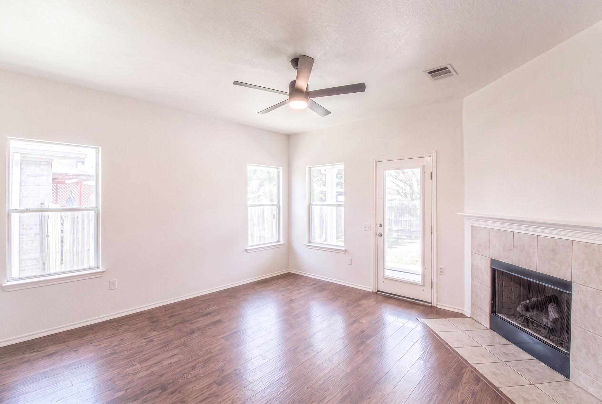 11004 Furrow Hill Dr Property Photo 5