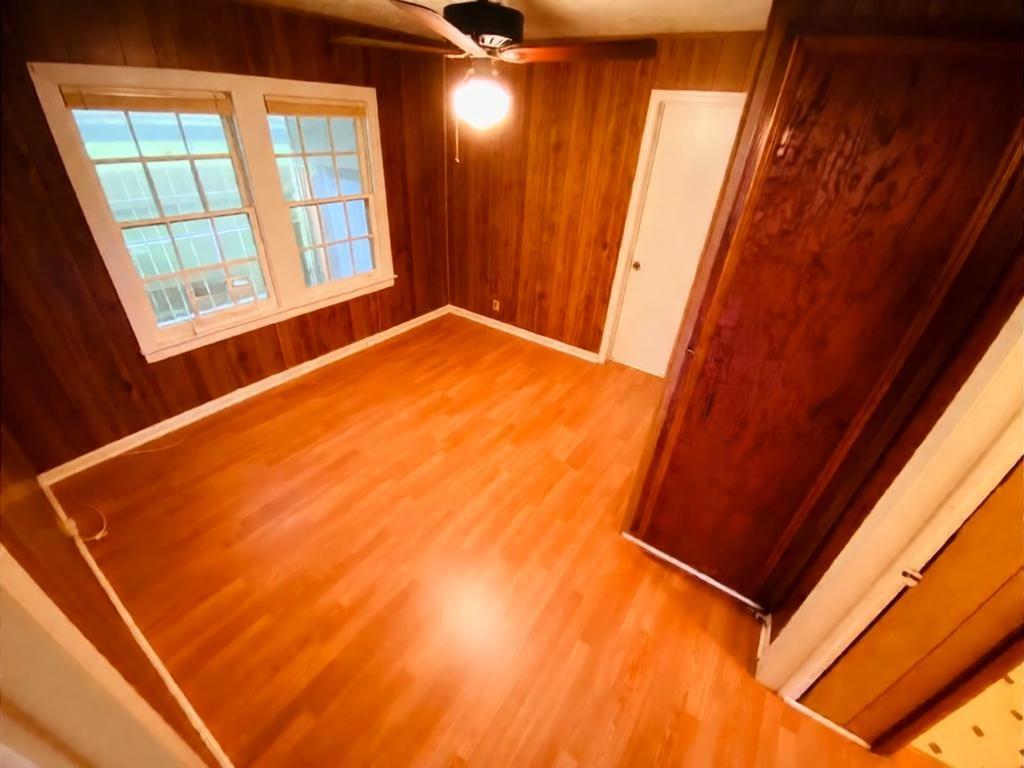 365 E Irby St Property Photo 11