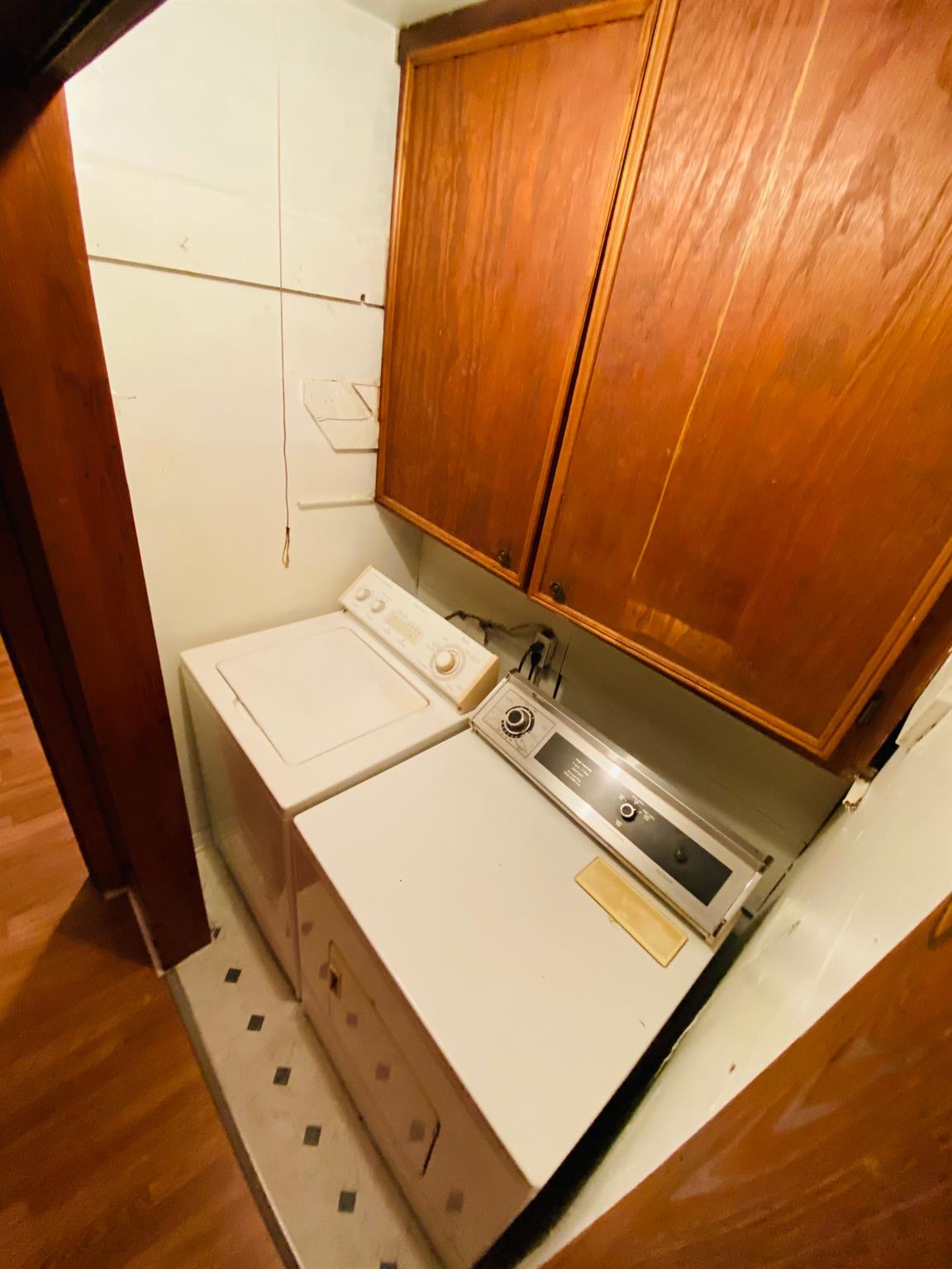 365 E Irby St Property Photo 19
