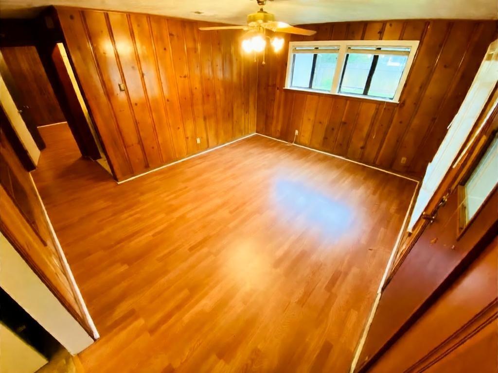 365 E Irby St Property Photo 21