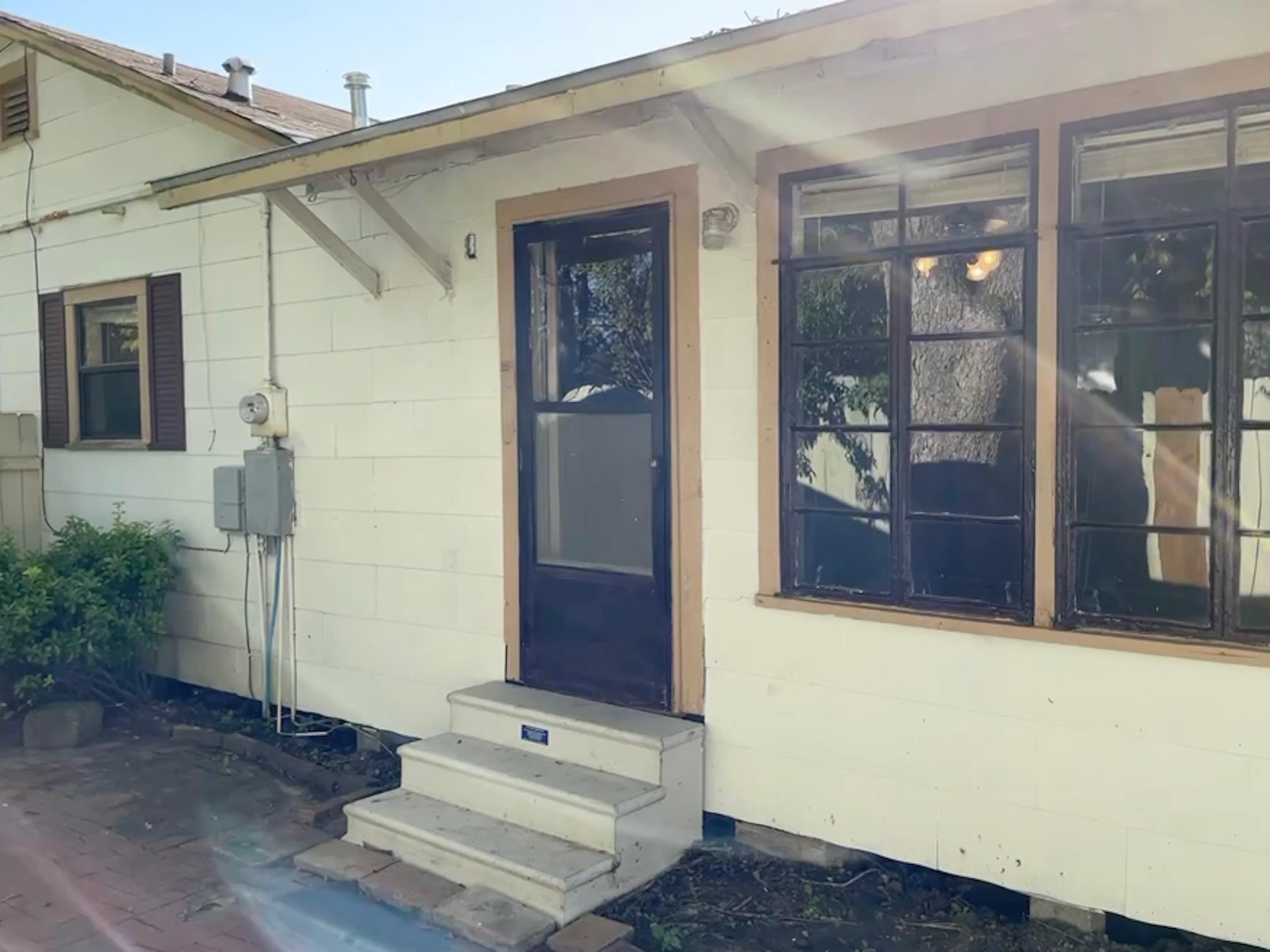 365 E Irby St Property Photo 23