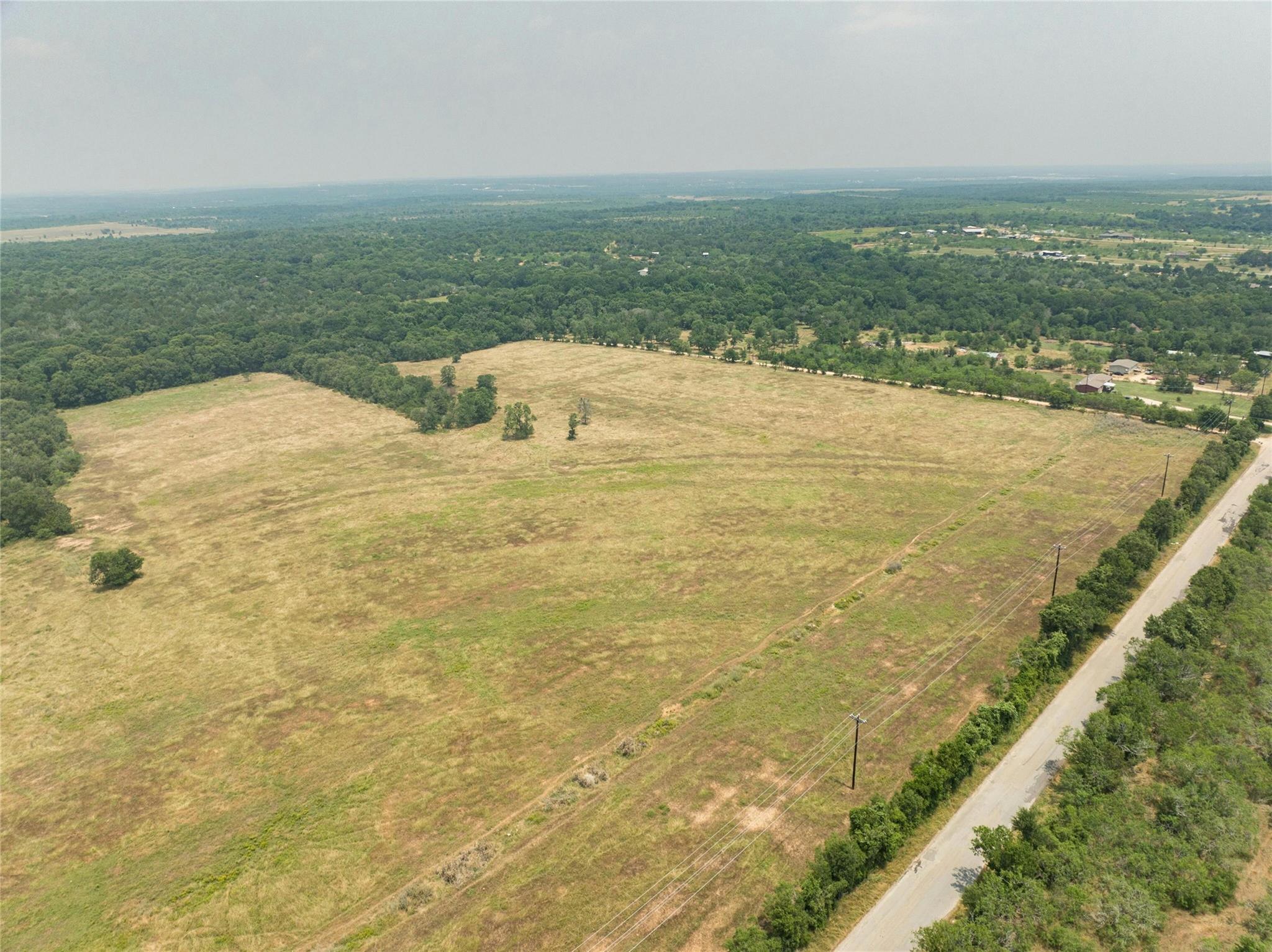 475 County Line Rd Property Photo 2