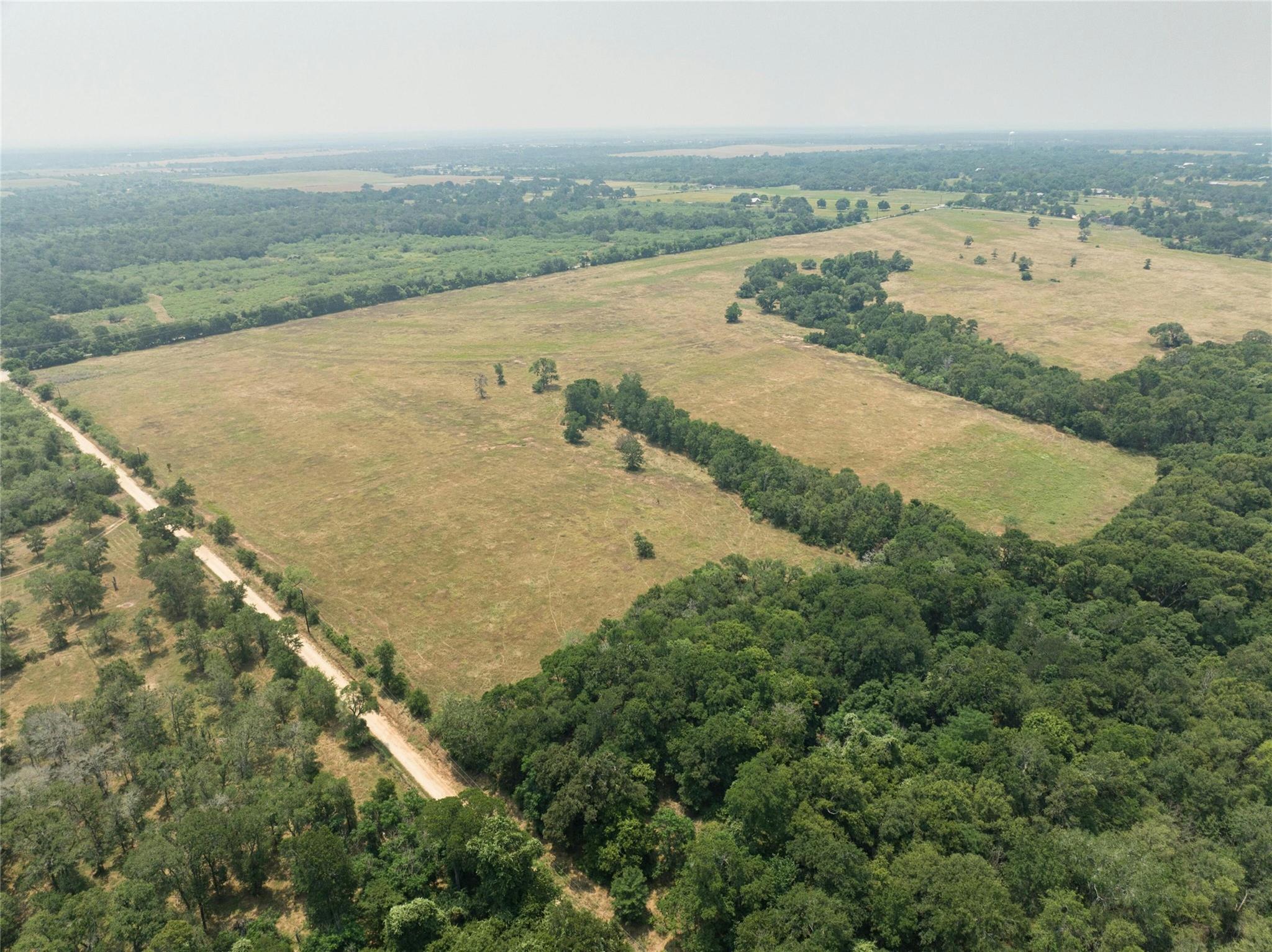 475 County Line Rd Property Photo 2