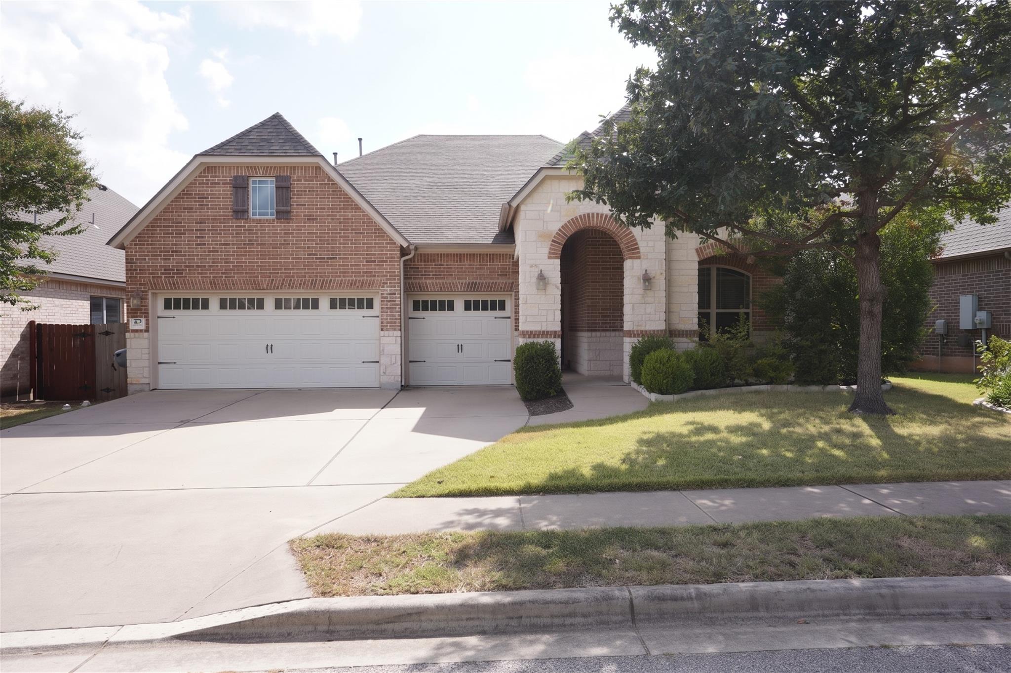 104 Azimuth Dr Property Photo 1