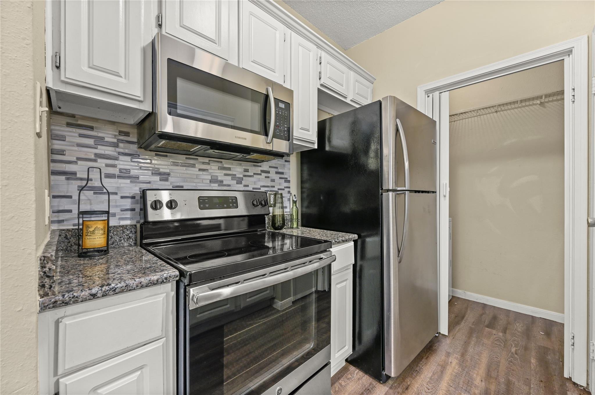 12166 Metric Blvd #246 Property Photo 6