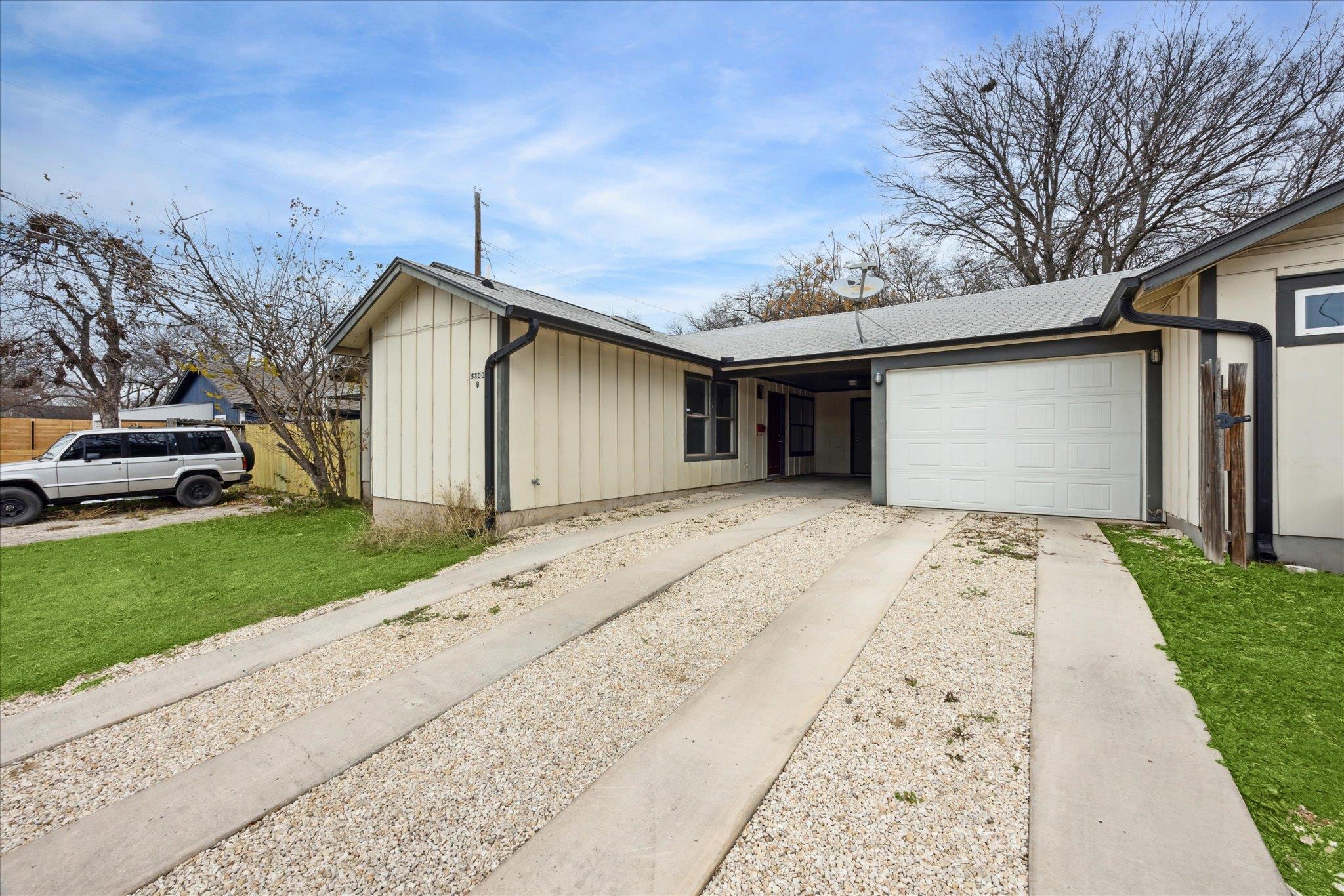 5300 Mccandless St B Property Photo