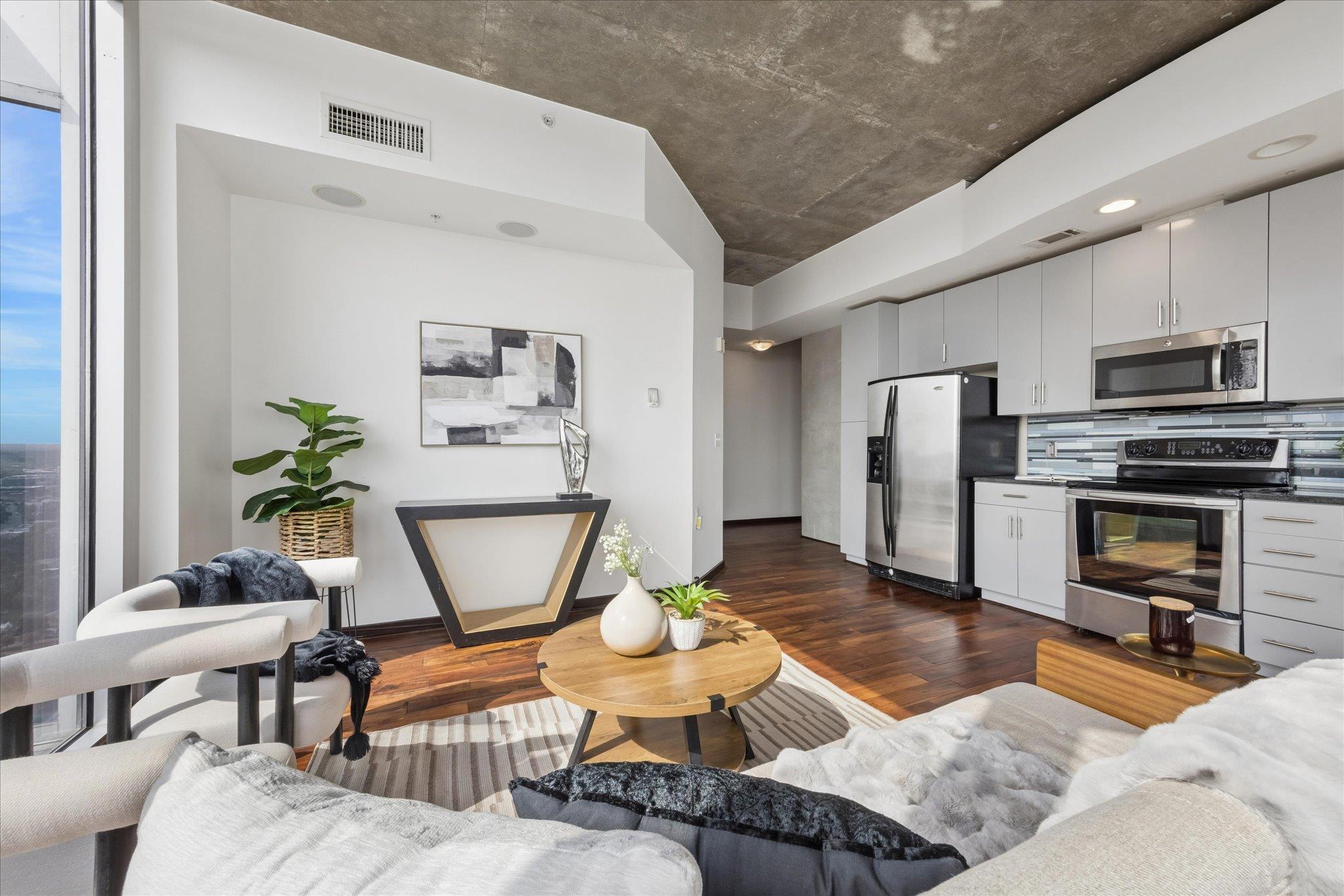 360 Nueces St #4202 Property Photo 7