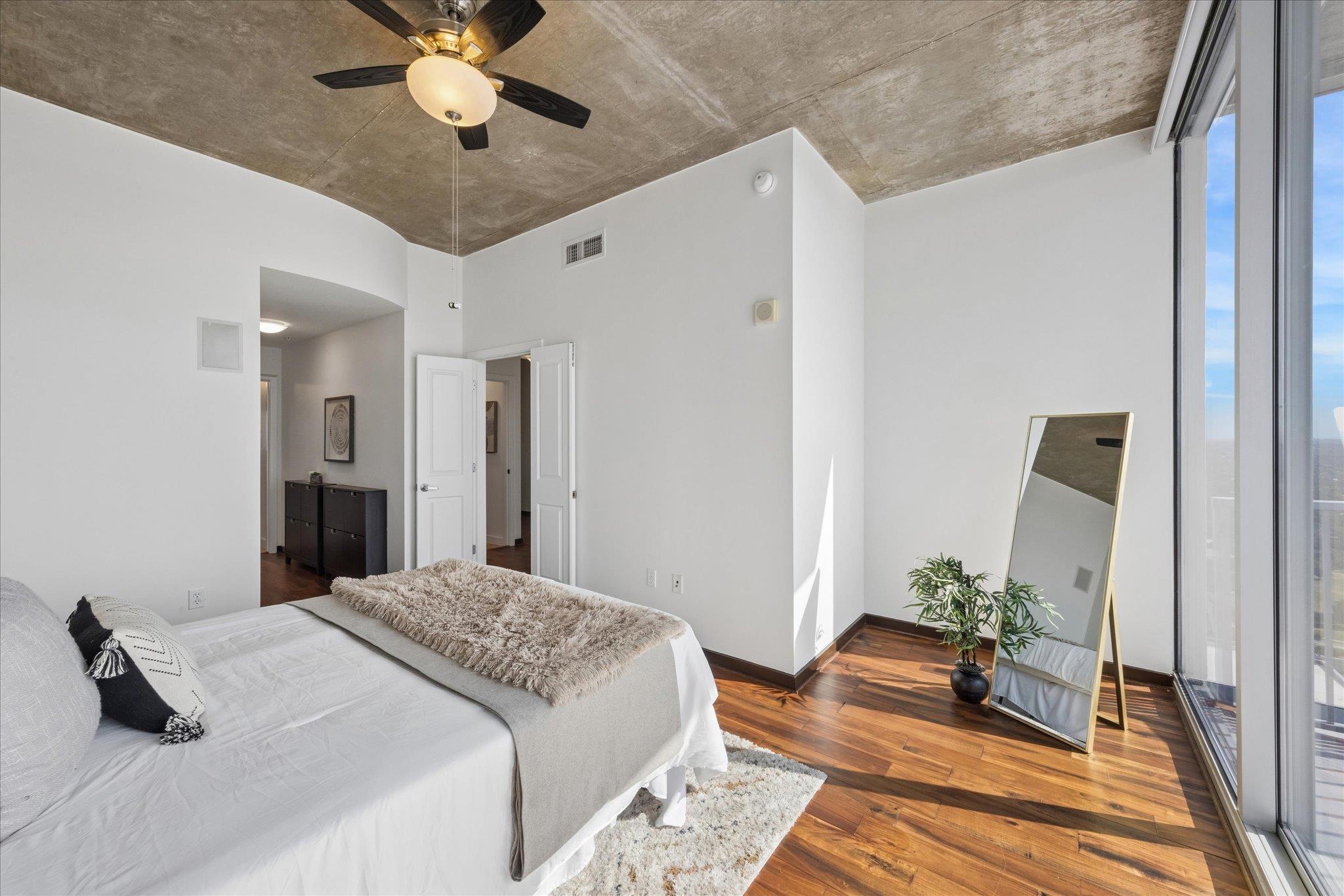 360 Nueces St #4202 Property Photo 14