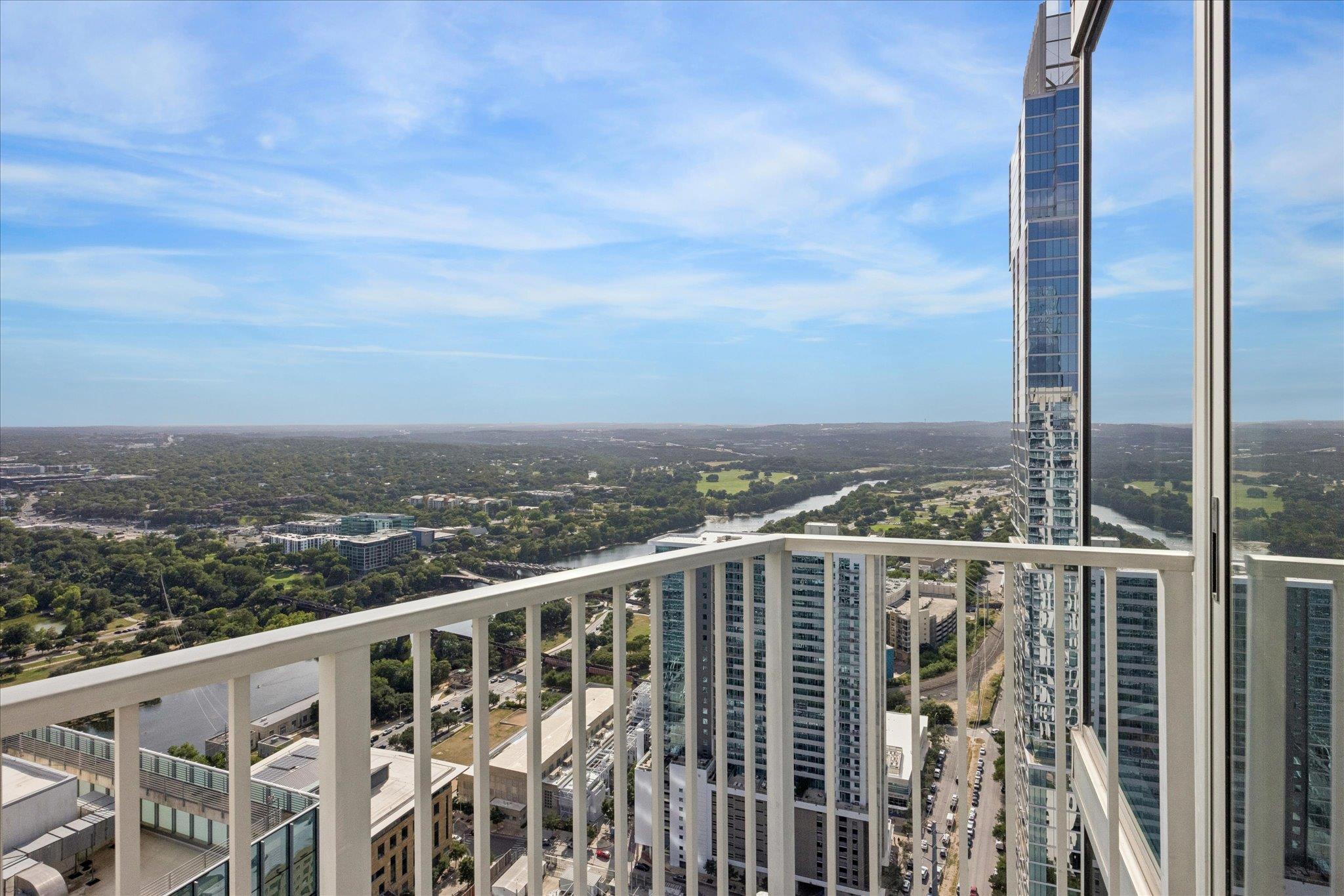 360 Nueces St #4202 Property Photo 27