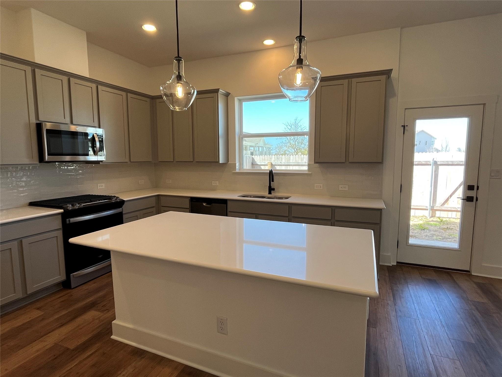 8611 Wellspring Loop Property Photo 4