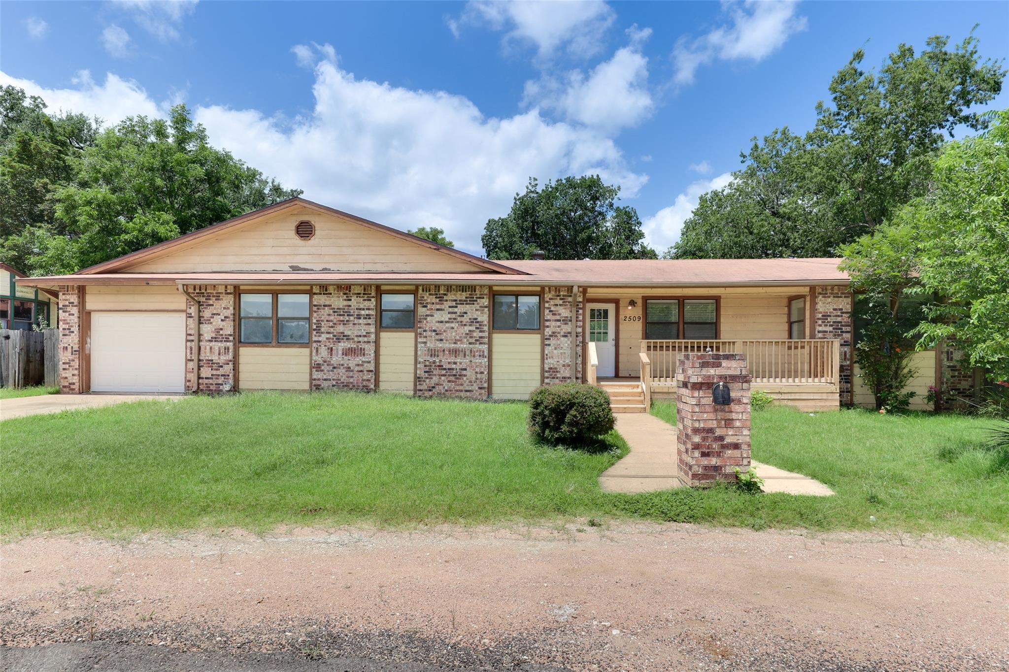 2509 Sumac Ln Property Photo 1