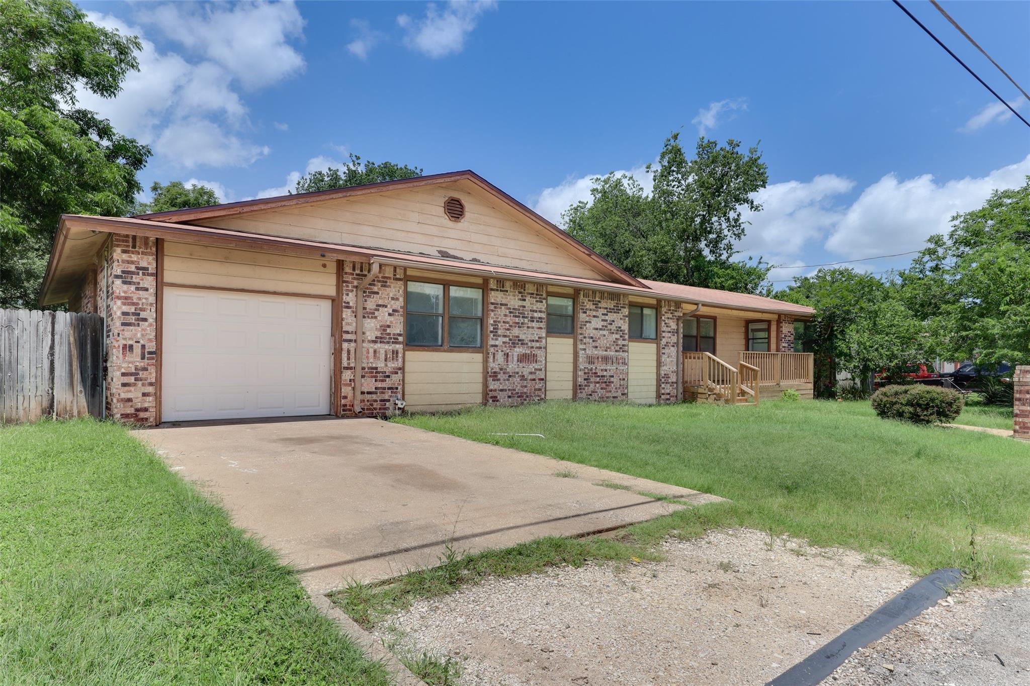 2509 Sumac Ln Property Photo 2